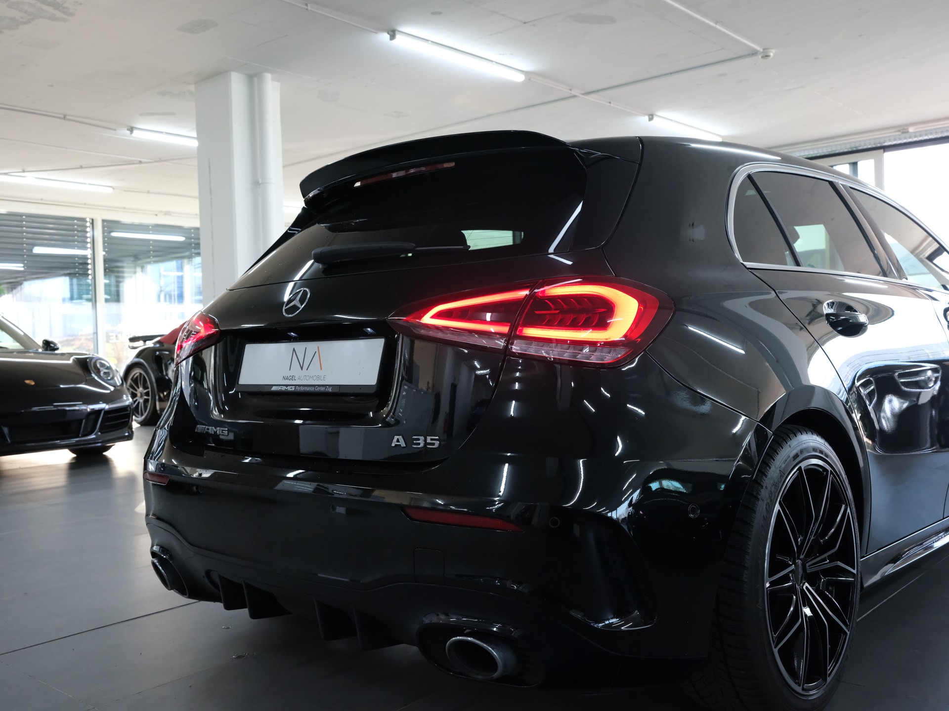 MERCEDES-BENZ A 35 AMG 4Matic Edition 1 Speedshift-image-9