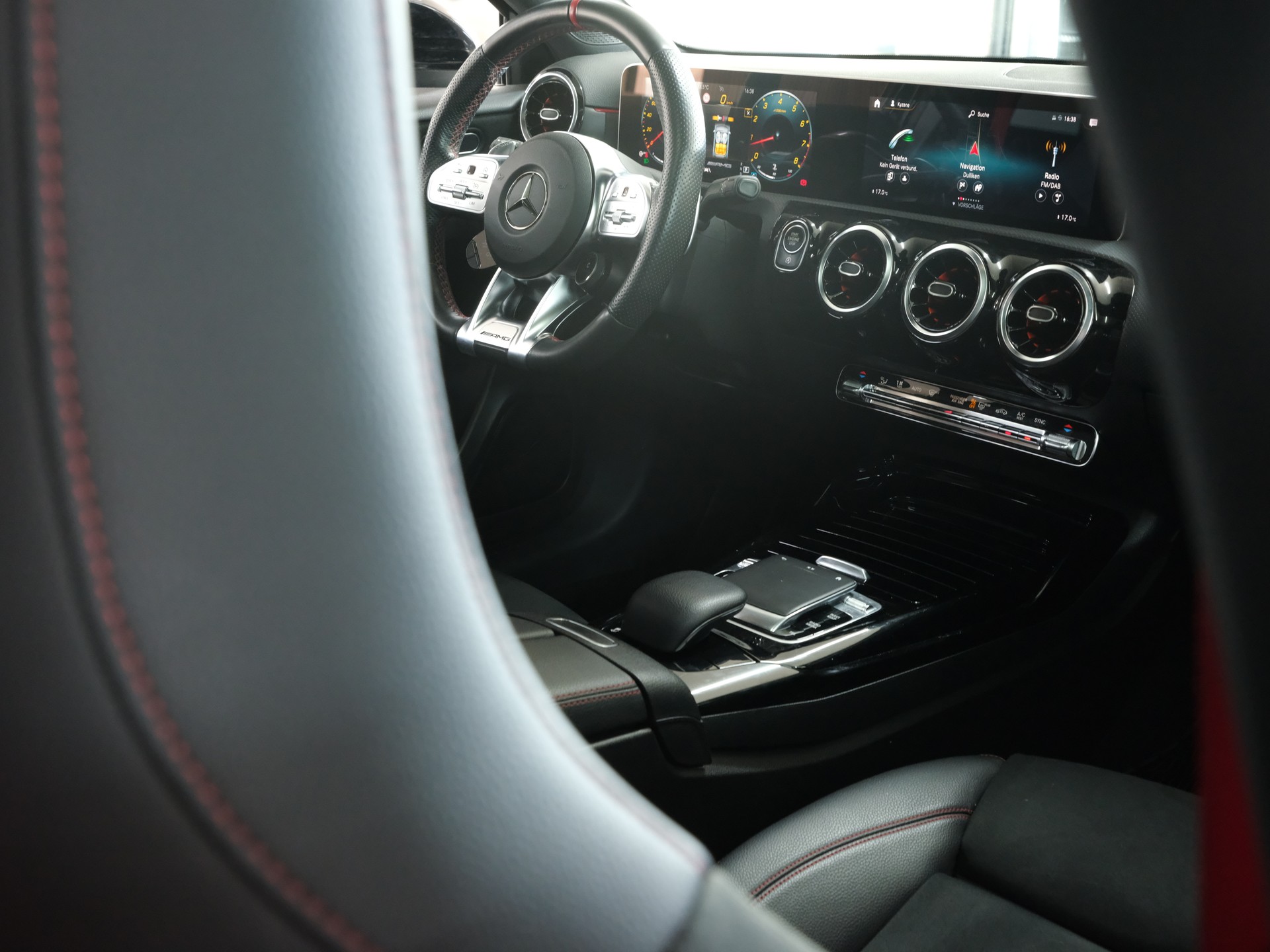 MERCEDES-BENZ A 35 AMG 4Matic Edition 1 Speedshift-image-20