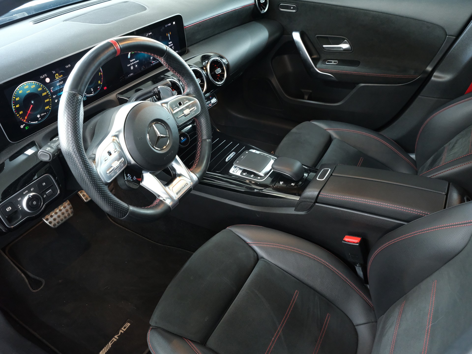 MERCEDES-BENZ A 35 AMG 4Matic Edition 1 Speedshift-image-13