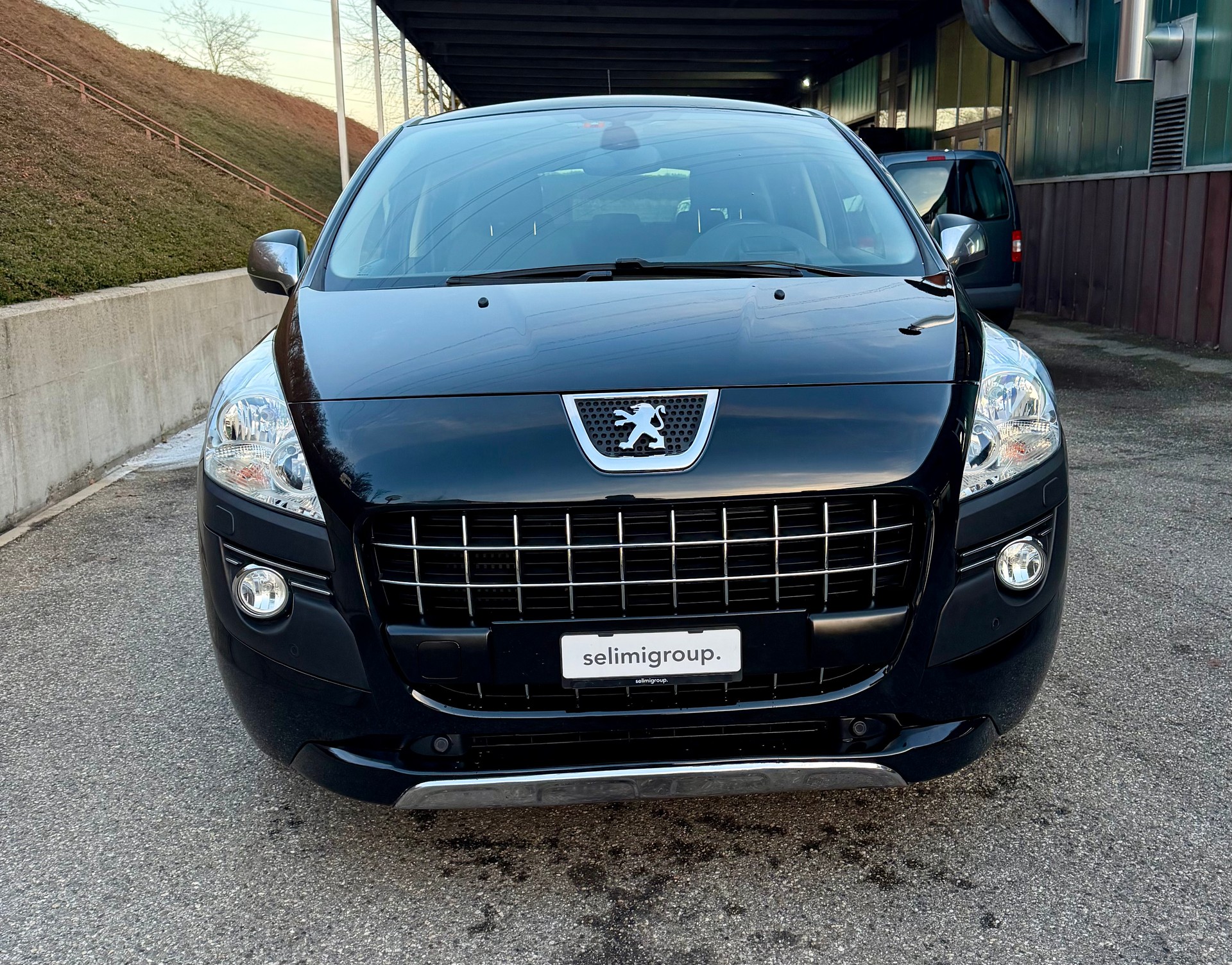PEUGEOT 3008 1.6 16V T Sport Pack-image-8