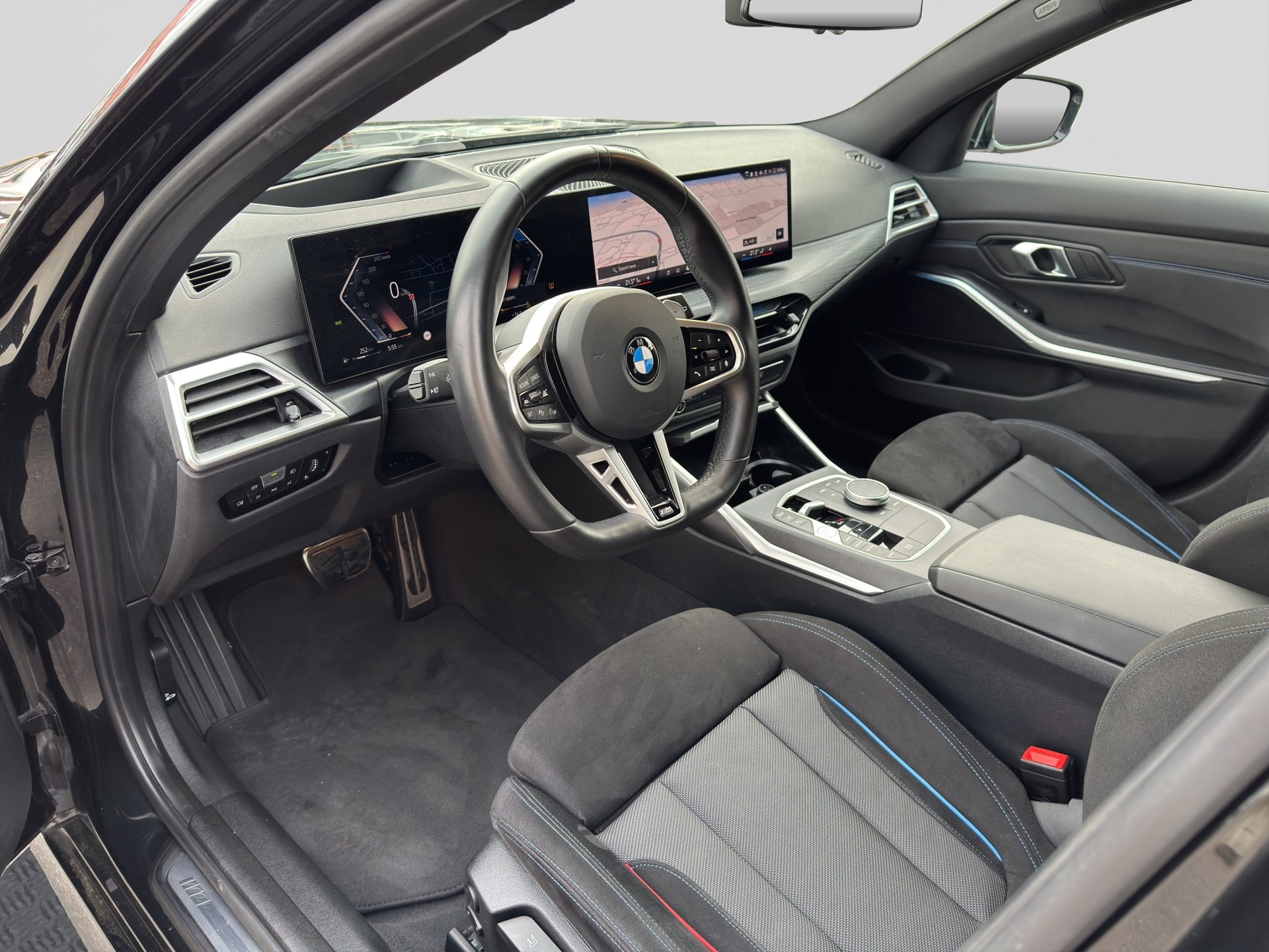 BMW 320d xDrive 48V Touring M Sport Steptronic-image-6