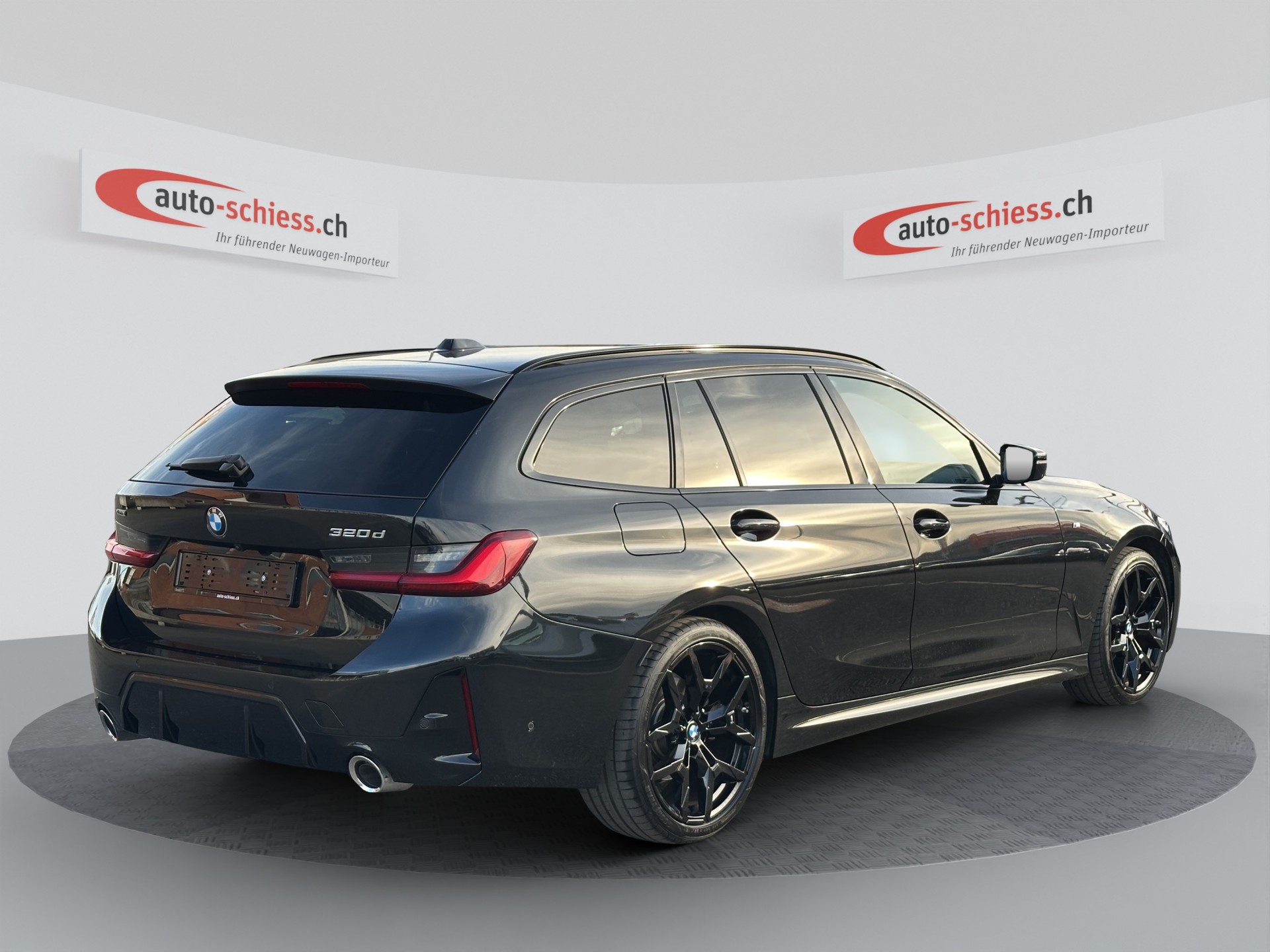 BMW 320d xDrive 48V Touring M Sport Steptronic-image-4