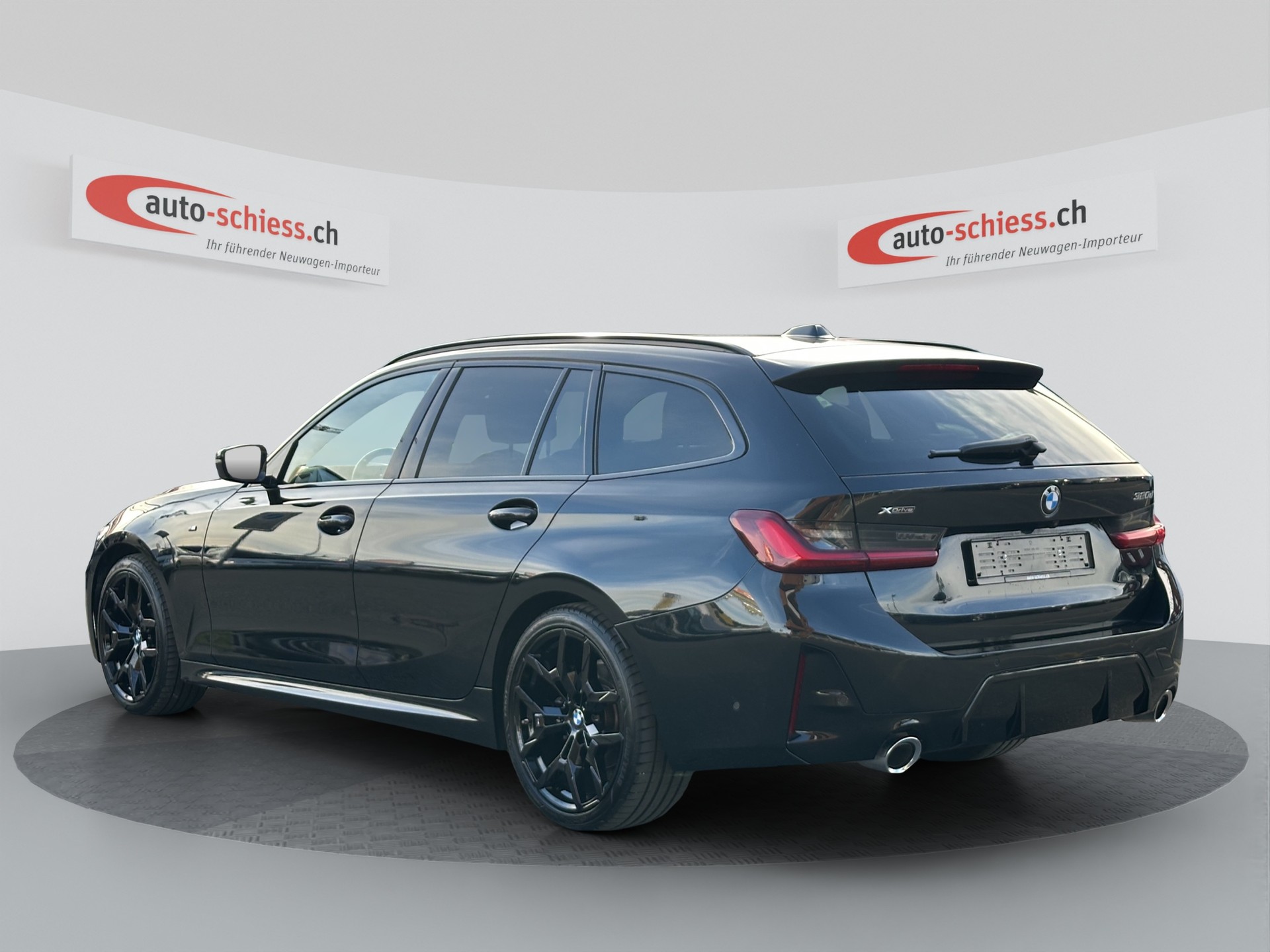 BMW 320d xDrive 48V Touring M Sport Steptronic-image-2