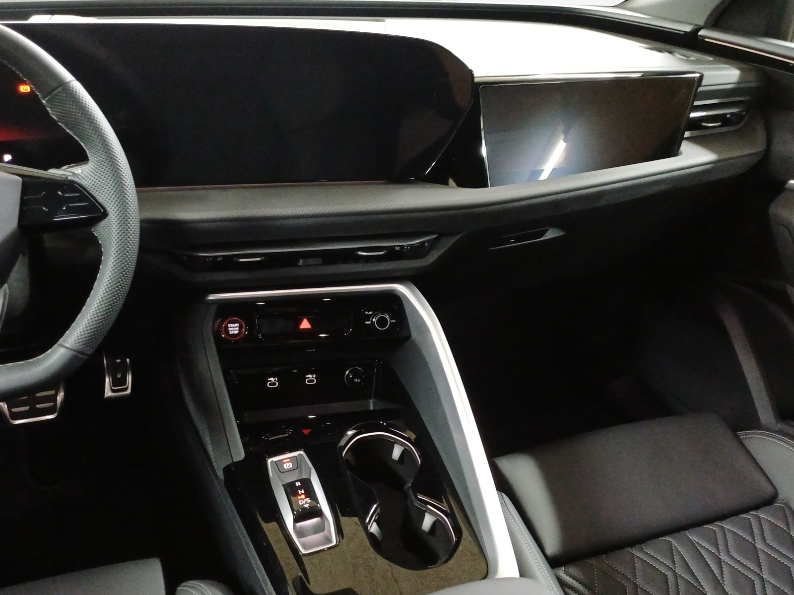 AUDI SQ5 TFSI quattro S-tronic-image-10