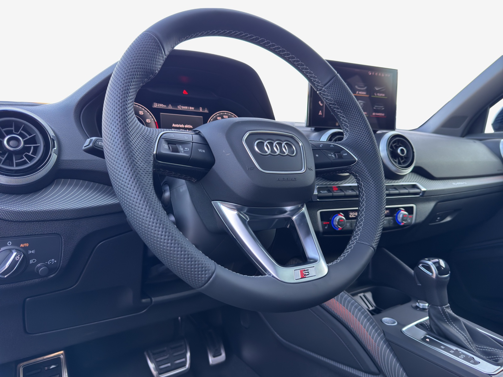 AUDI Q2 40 TFSI S line Attraction quattro S-tronic-image-9