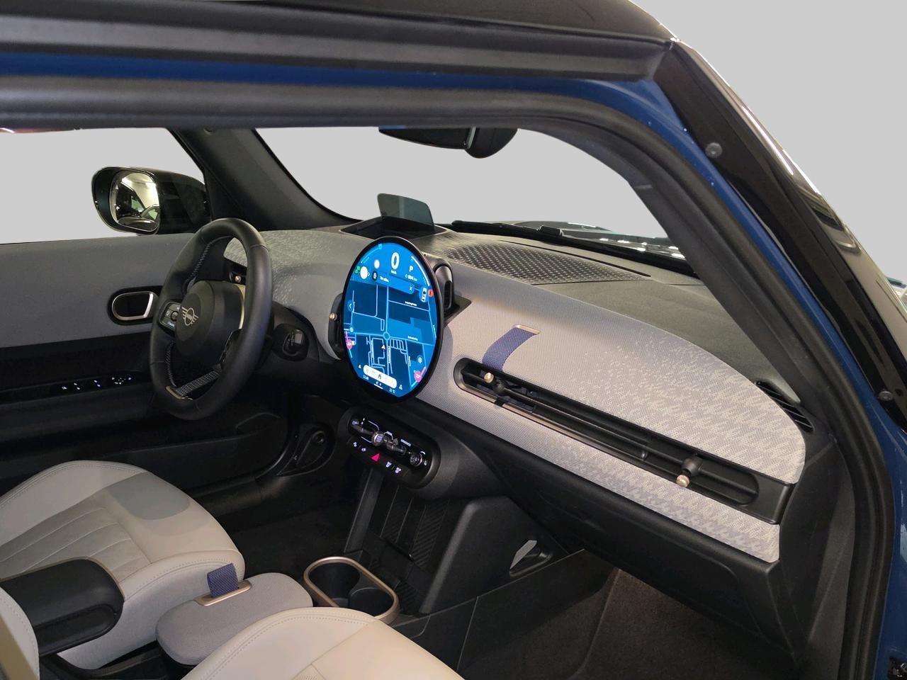 MINI Cooper C (5 door)-image-12