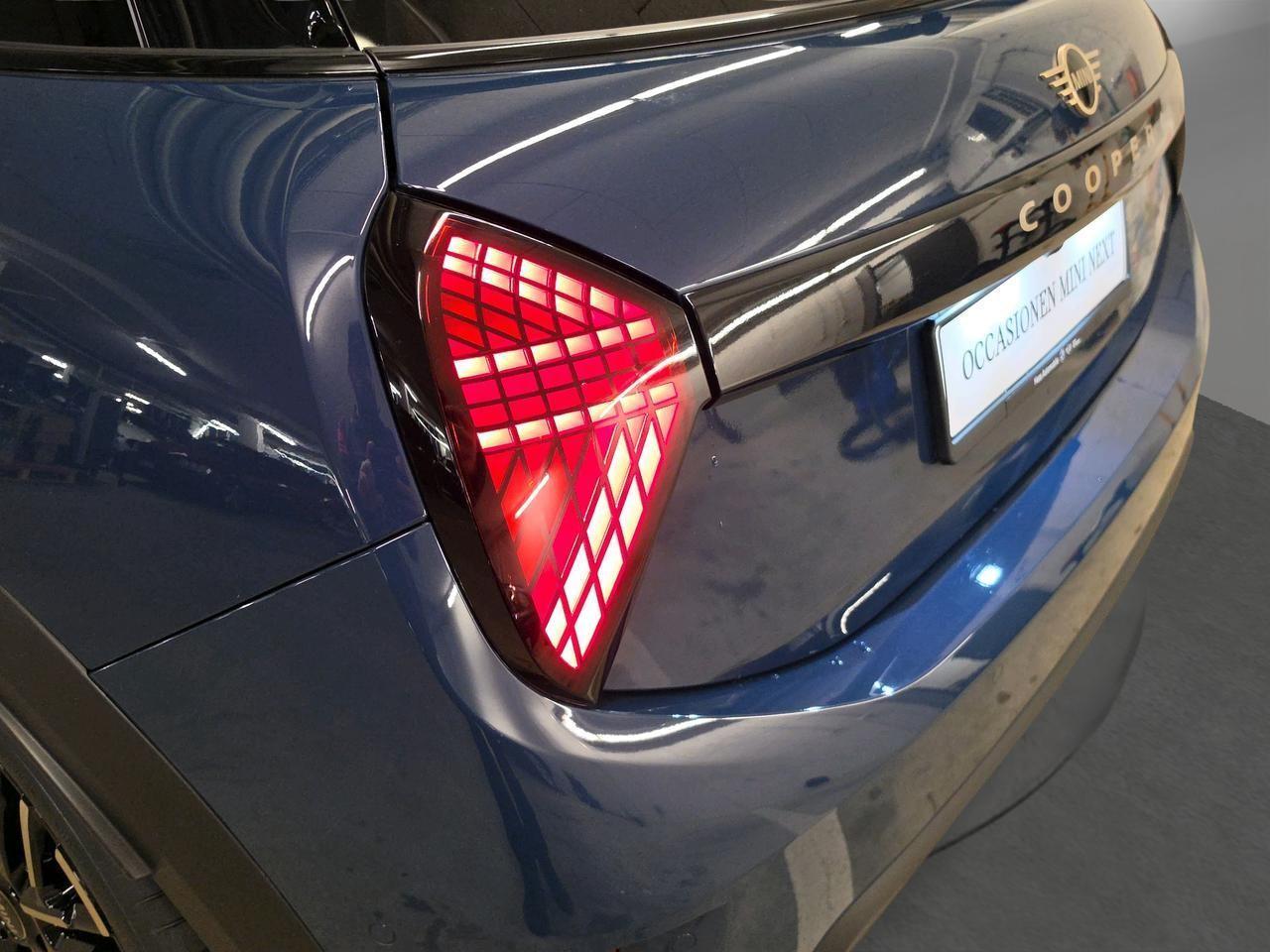 MINI Cooper C (5 door)-image-9