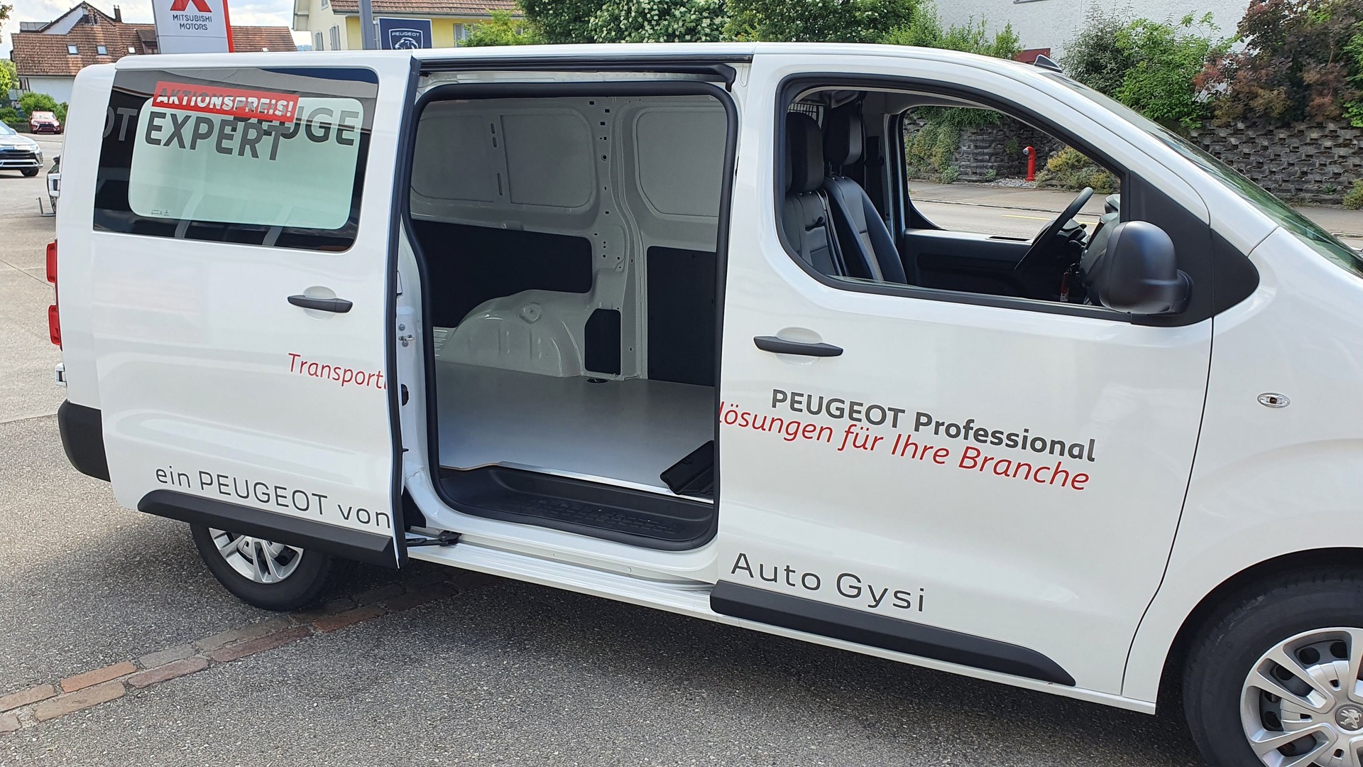 PEUGEOT e-Expert 50 KWh Standard Helvetia (437)-image-15