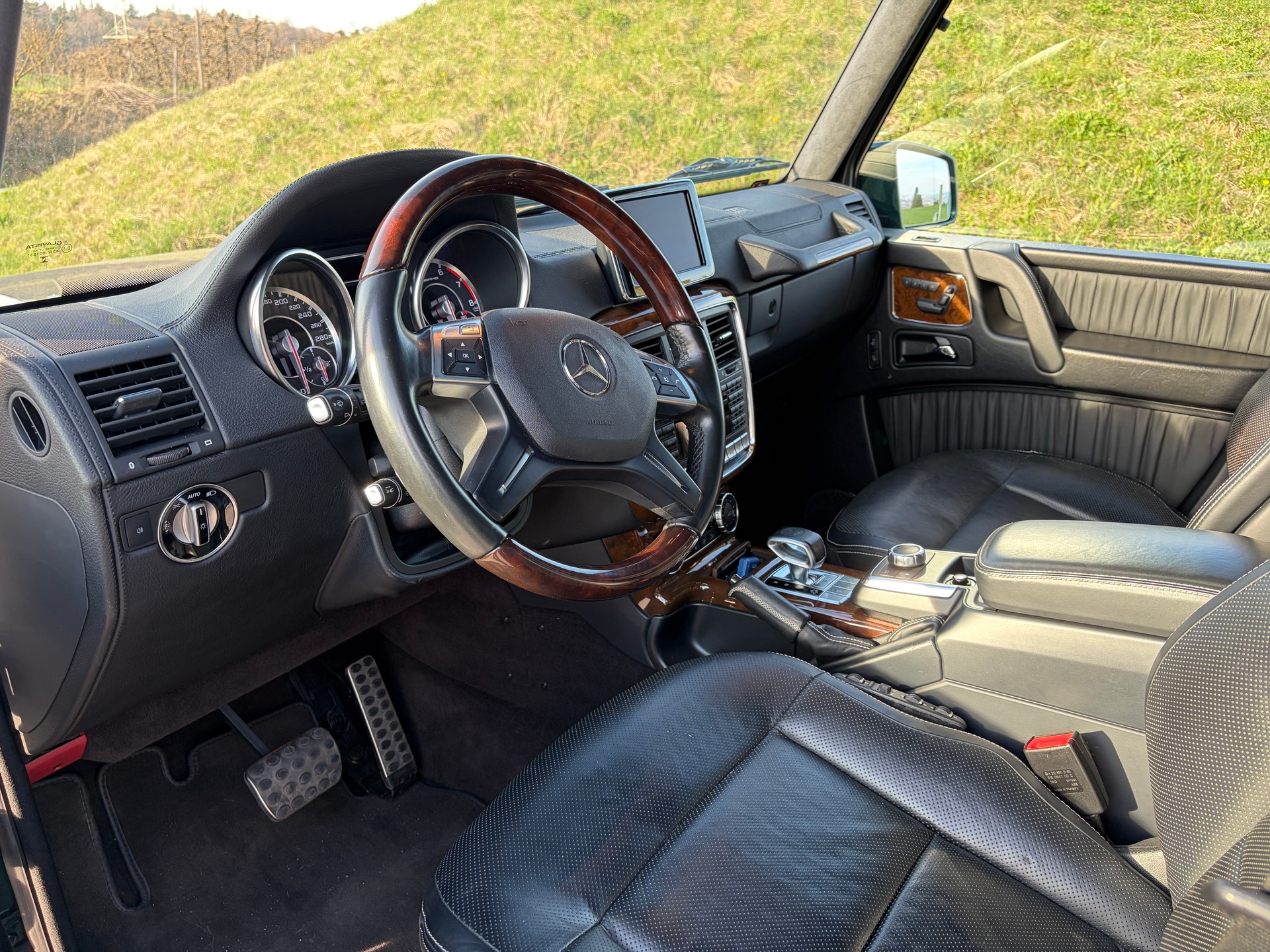 MERCEDES-BENZ G 63 AMG Automatic-image-5