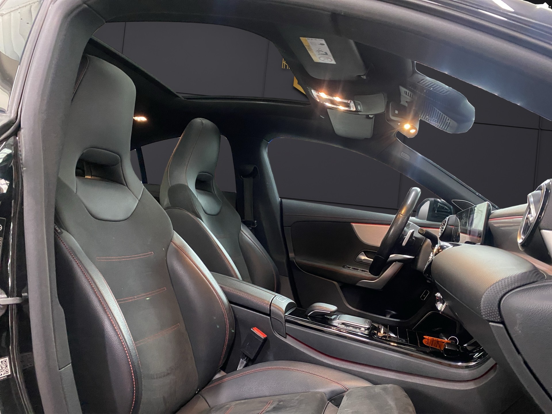 MERCEDES-BENZ CLA 250 4Matic AMG Line 7G-DCT-image-14