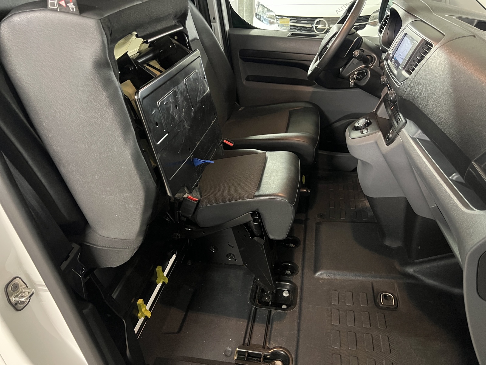 OPEL Vivaro Cargo 2.7 t M 2.0 D 177 Enjoy-image-13