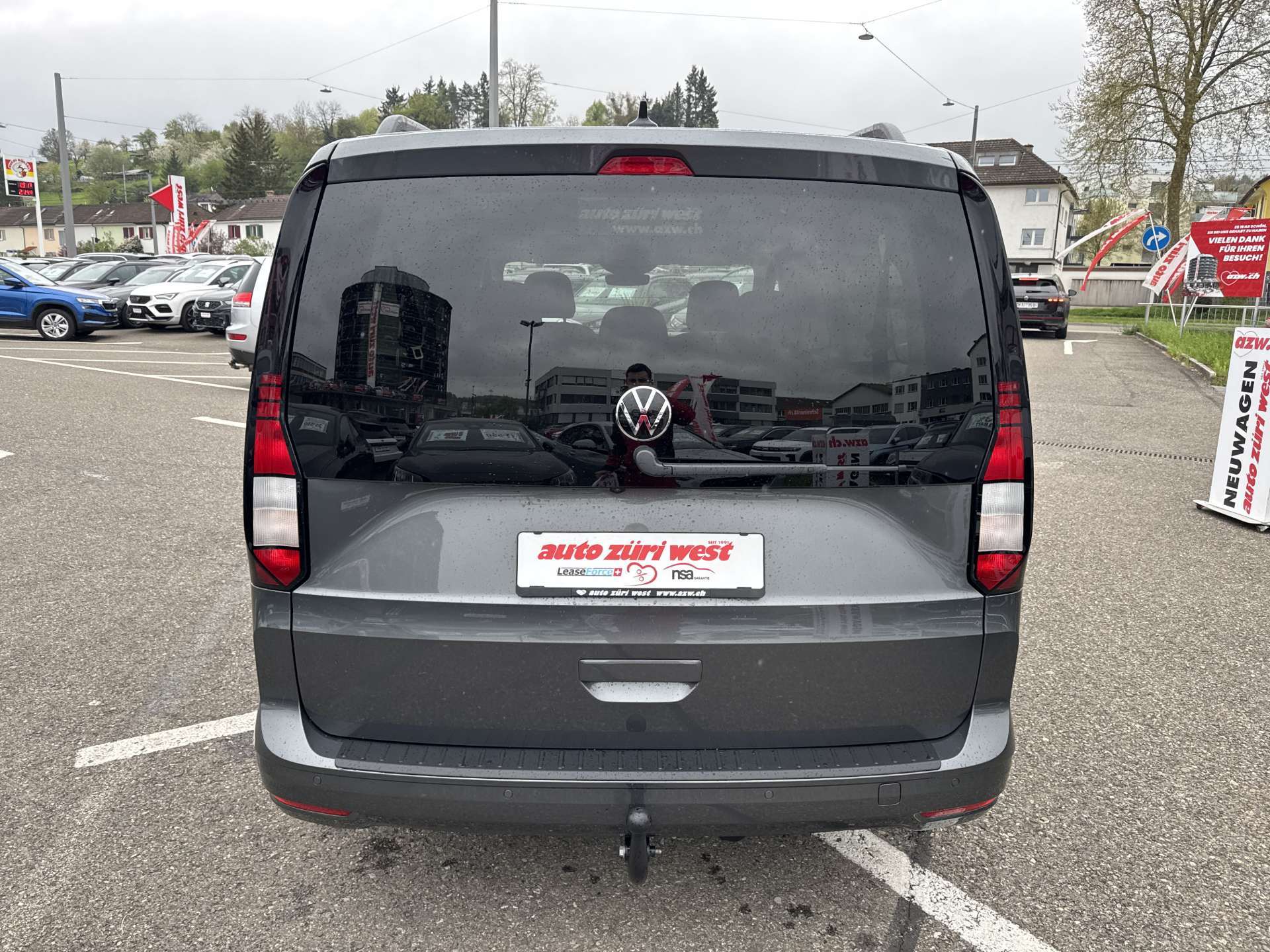 VW Caddy Maxi 2.0 TDi 4Motion 7-Plätzer-image-13
