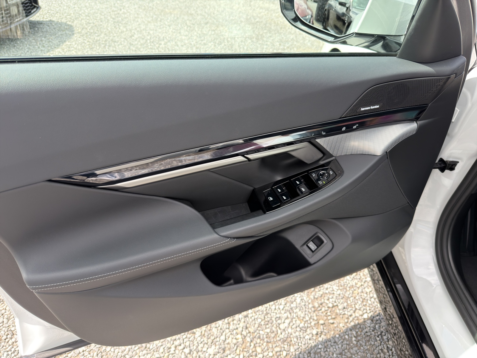 BMW 520d xDrive 48V Touring M Sport-image-9
