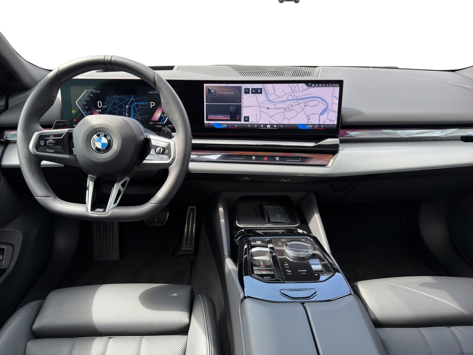 BMW 520d xDrive 48V Touring M Sport-image-12