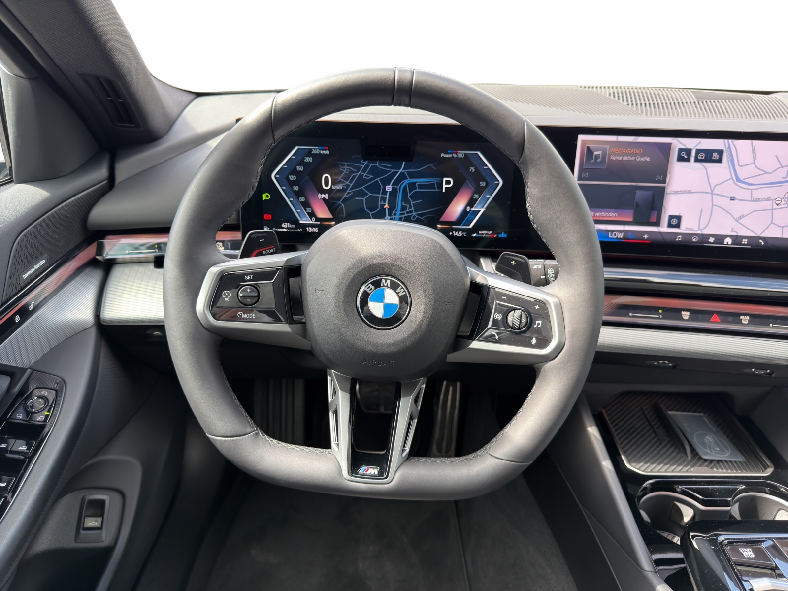 BMW 520d xDrive 48V Touring M Sport-image-11