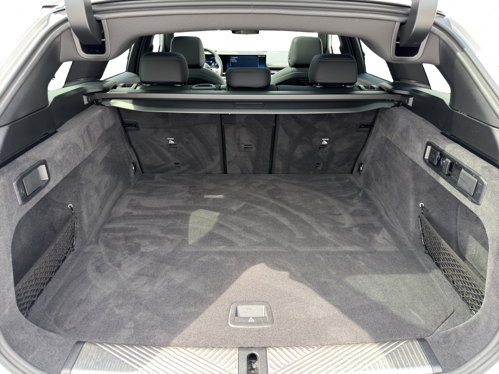 BMW 520d xDrive 48V Touring M Sport-image-22