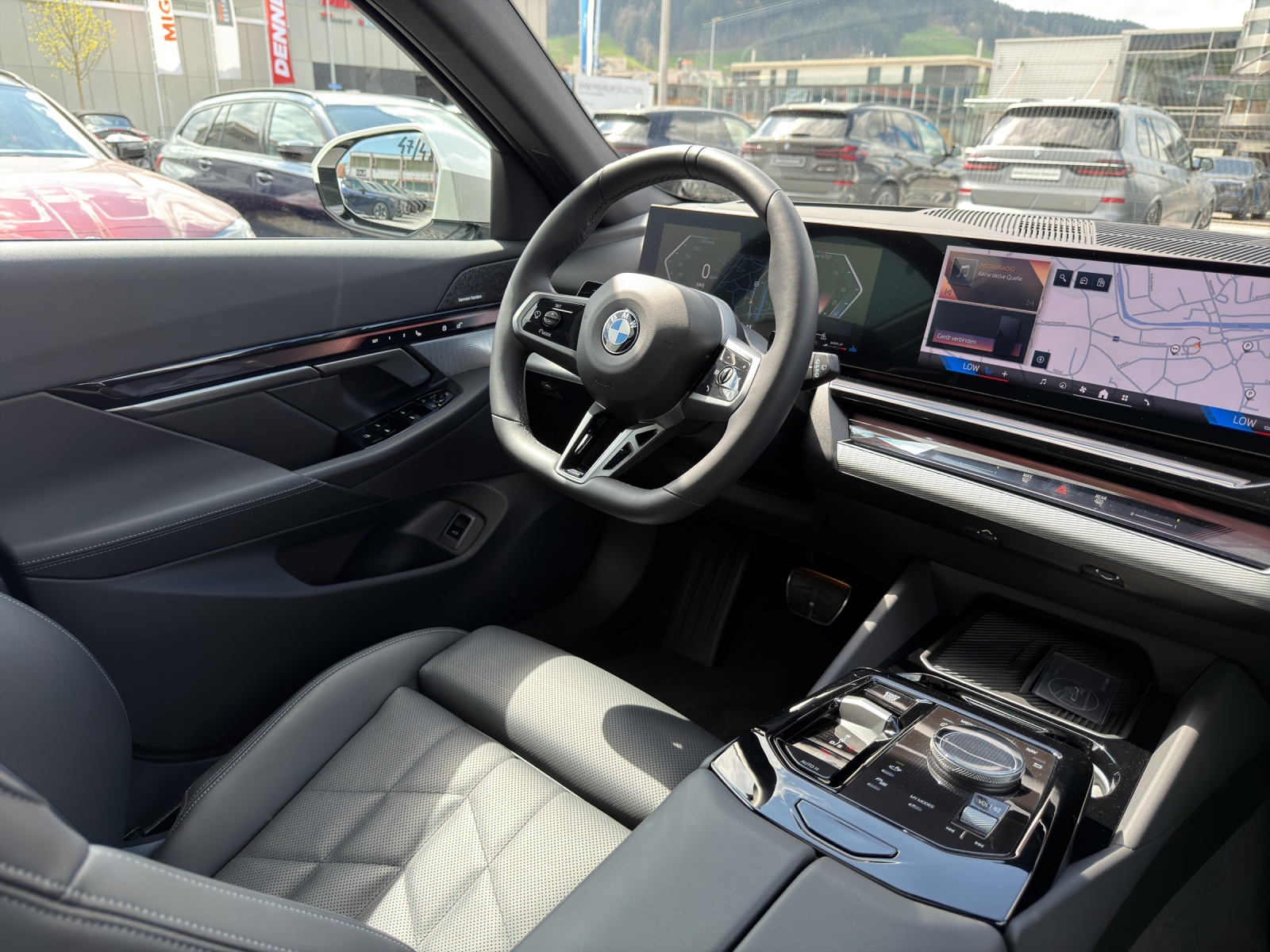 BMW 520d xDrive 48V Touring M Sport-image-15