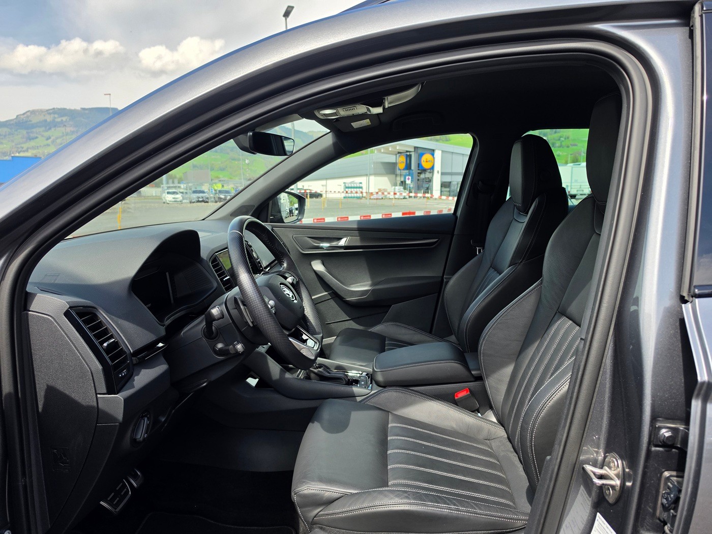 SKODA Karoq 2.0 TSI SportLine 4x4 DSG-image-6