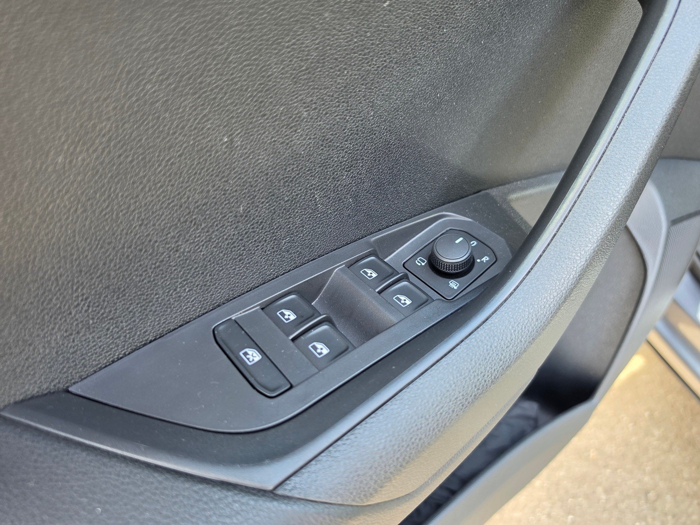 SKODA Karoq 2.0 TSI SportLine 4x4 DSG-image-19