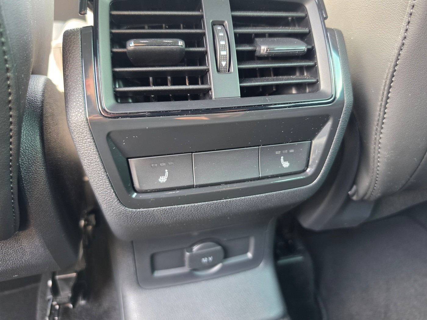 SKODA Karoq 2.0 TSI SportLine 4x4 DSG-image-20