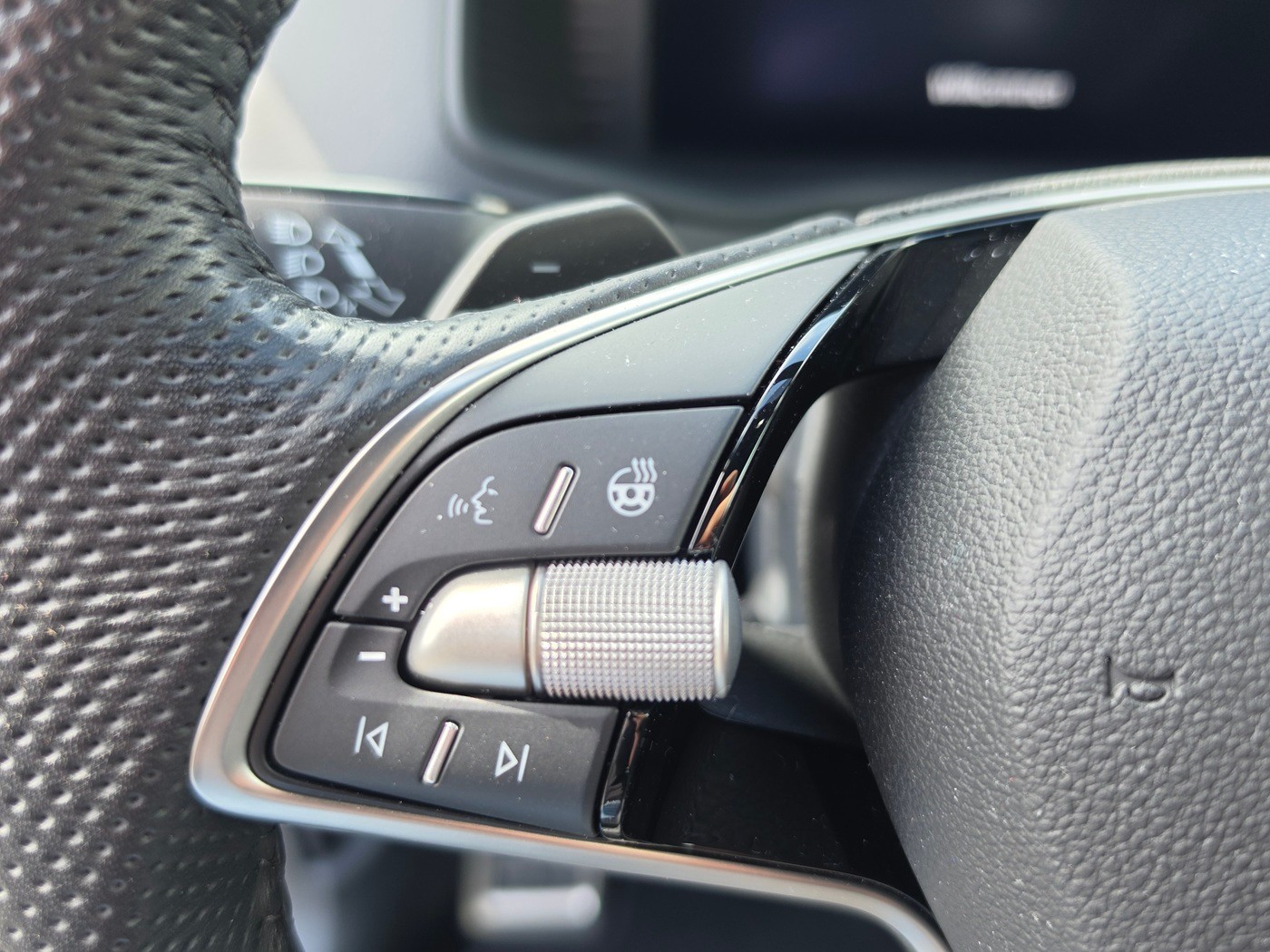 SKODA Karoq 2.0 TSI SportLine 4x4 DSG-image-17