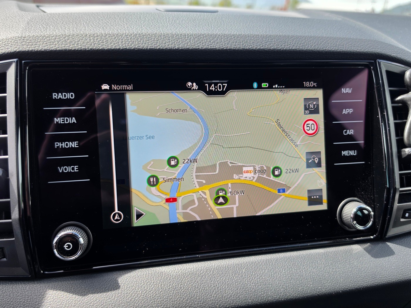 SKODA Karoq 2.0 TSI SportLine 4x4 DSG-image-9