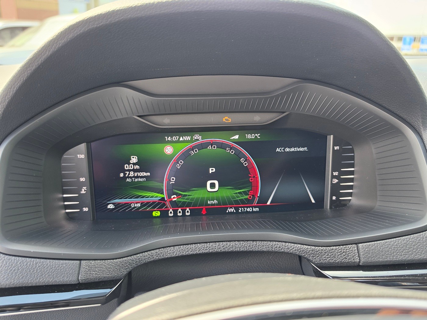 SKODA Karoq 2.0 TSI SportLine 4x4 DSG-image-15