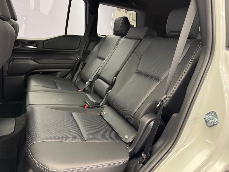 Land Cruiser 2.8 D 48V Invincible AWD