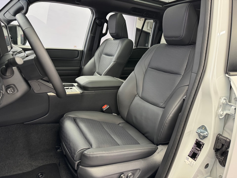 Land Cruiser 2.8 D 48V Invincible AWD