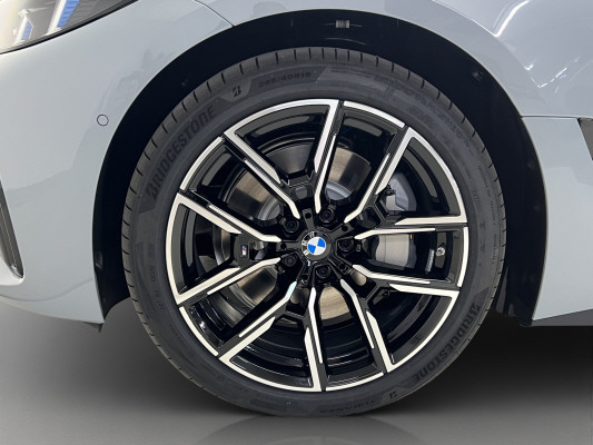 BMW i4 xDrive 40 M Sport-image-7