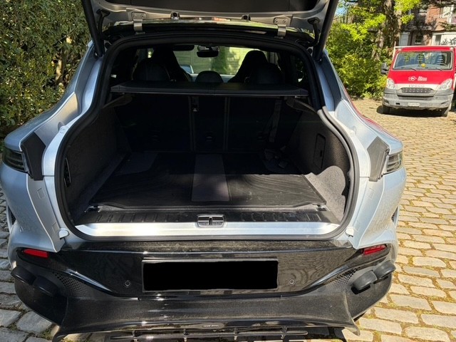 ASTON MARTIN DBX 707 4.0 V8 B-Turbo-image-4