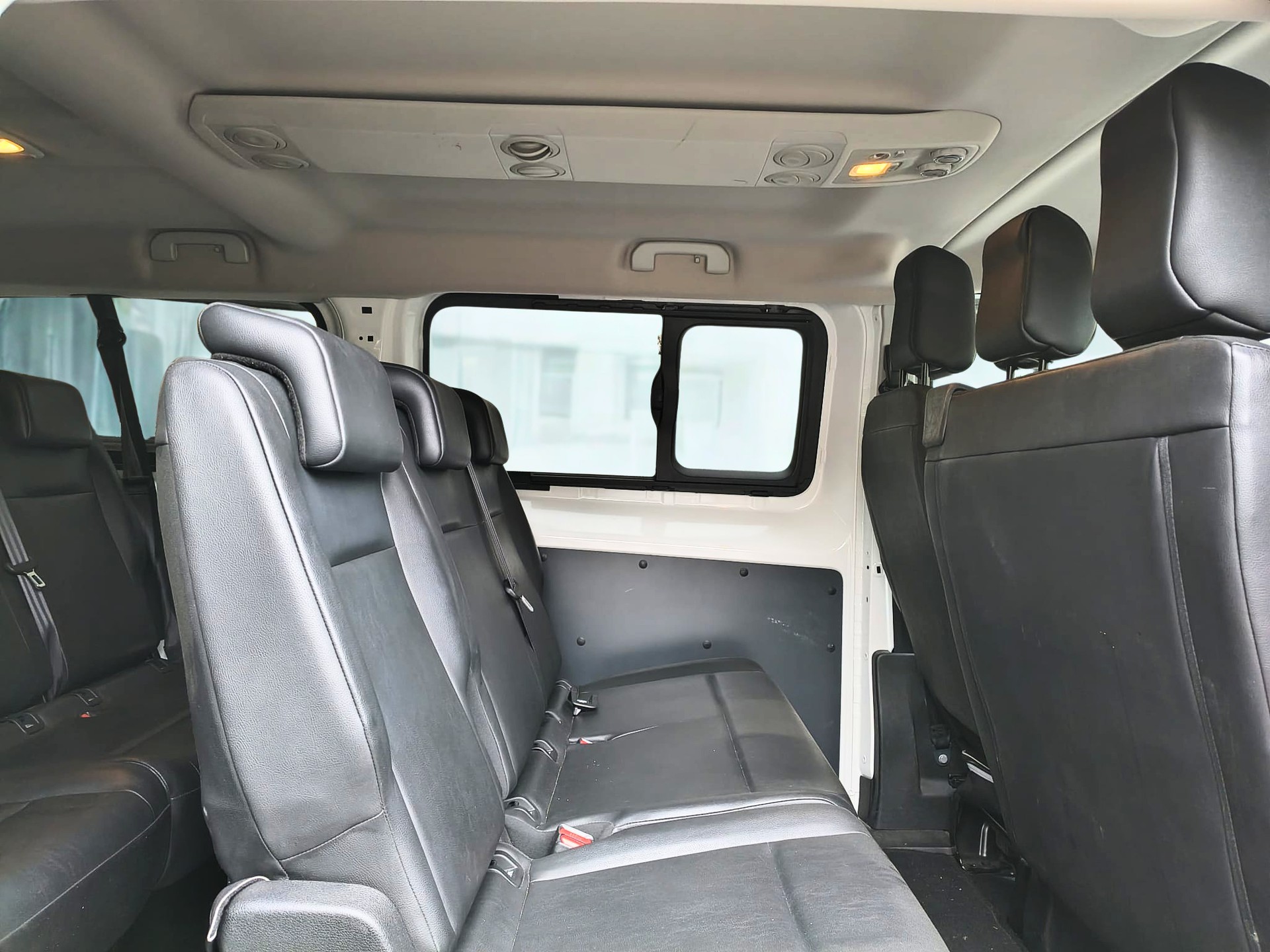 PEUGEOT Expert Traveller 2.0 BlueHDi Lang EAT-image-6