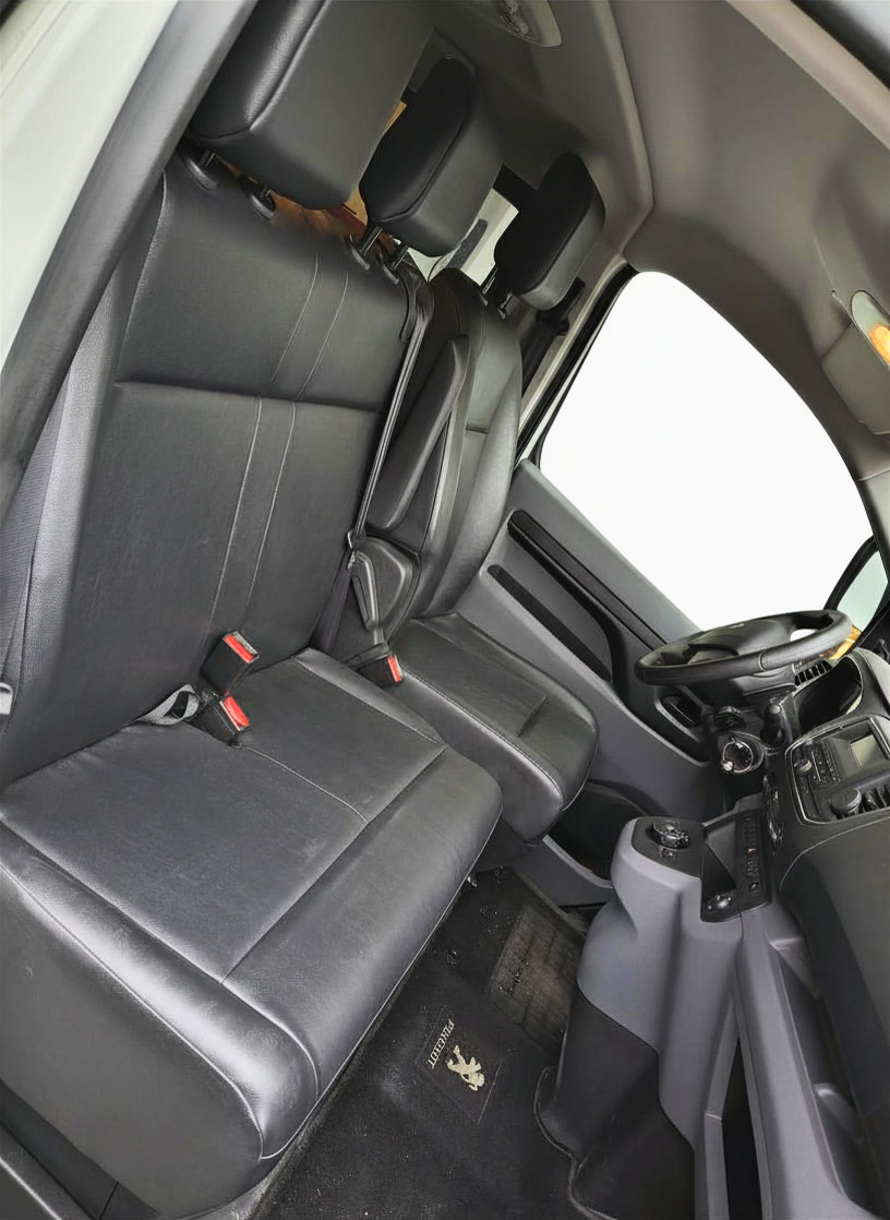 PEUGEOT Expert Traveller 2.0 BlueHDi Lang EAT-image-7