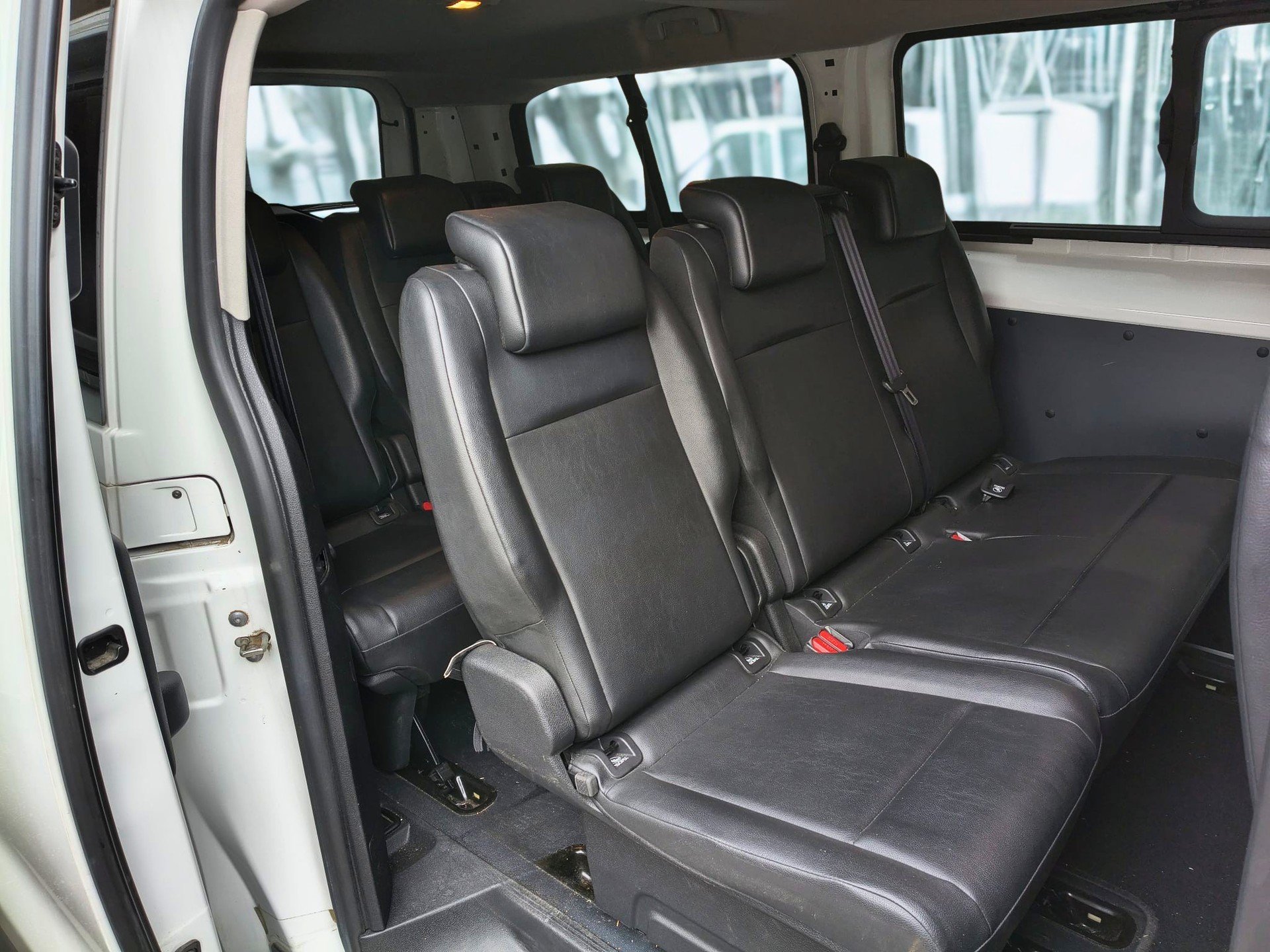 PEUGEOT Expert Traveller 2.0 BlueHDi Lang EAT-image-5