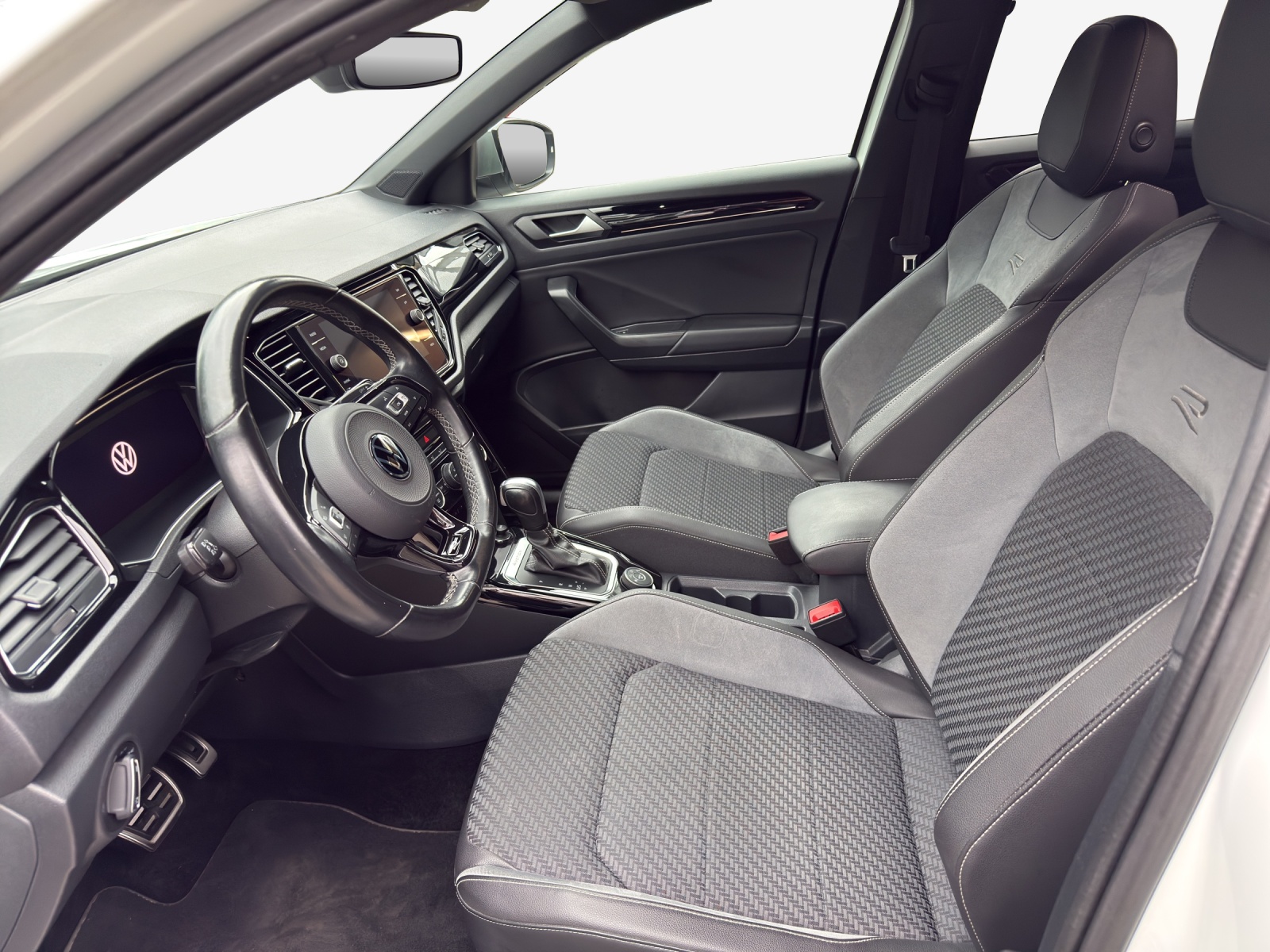 VW T-Roc 2.0 TSI R DSG 4Motion-image-7