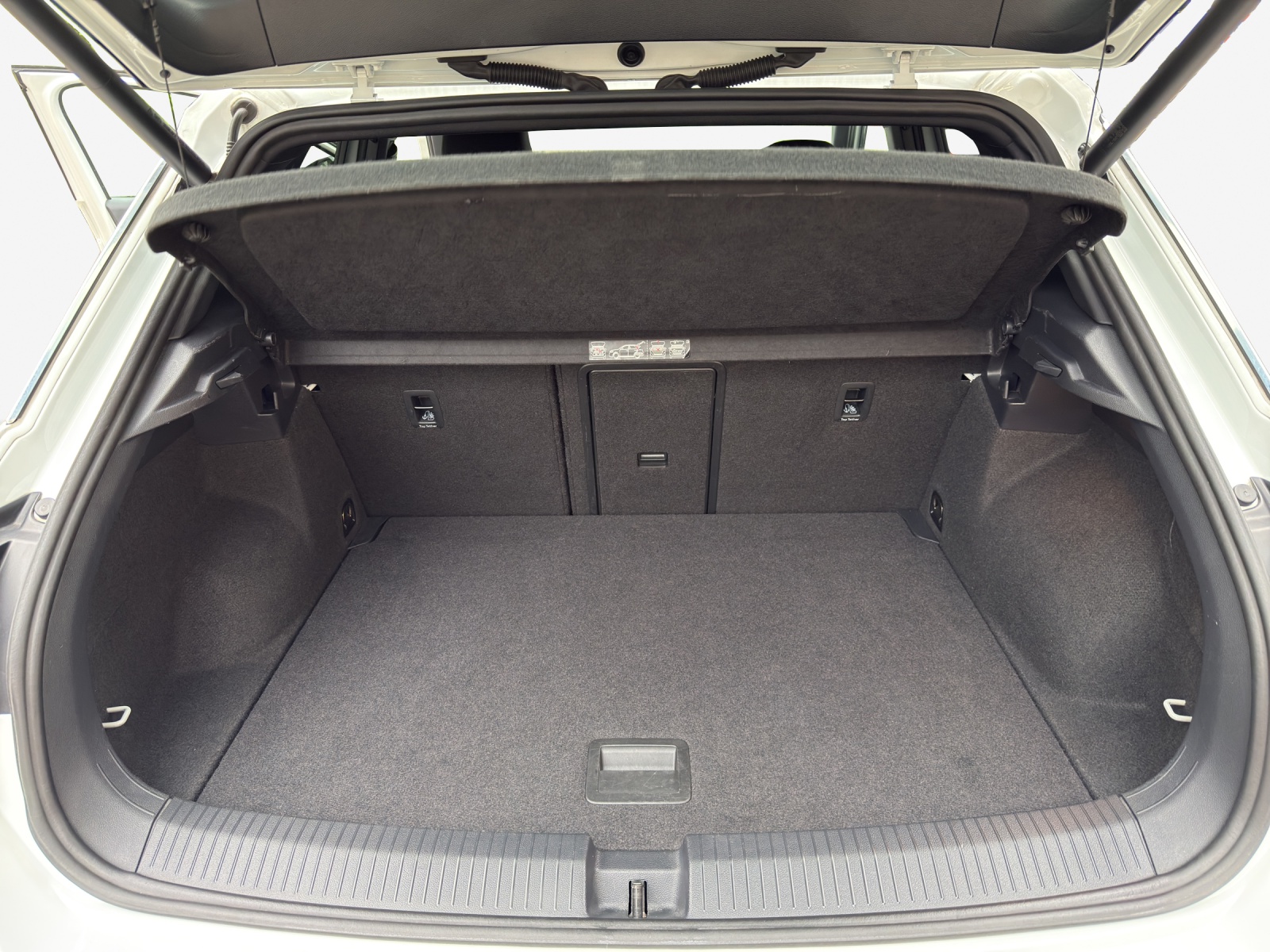 VW T-Roc 2.0 TSI R DSG 4Motion-image-12