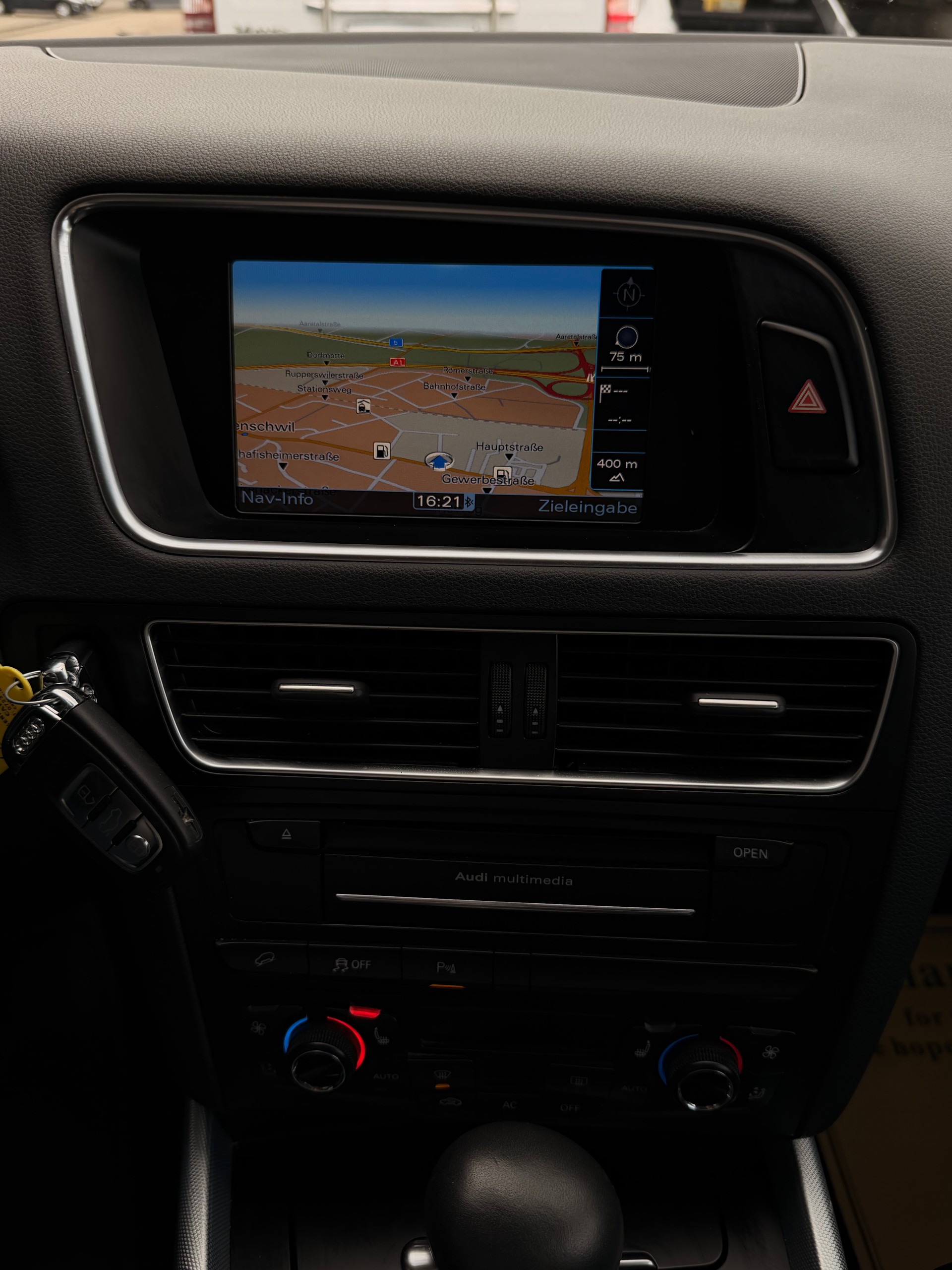 AUDI Q5 3.0 TDI quattro S-tronic-image-14