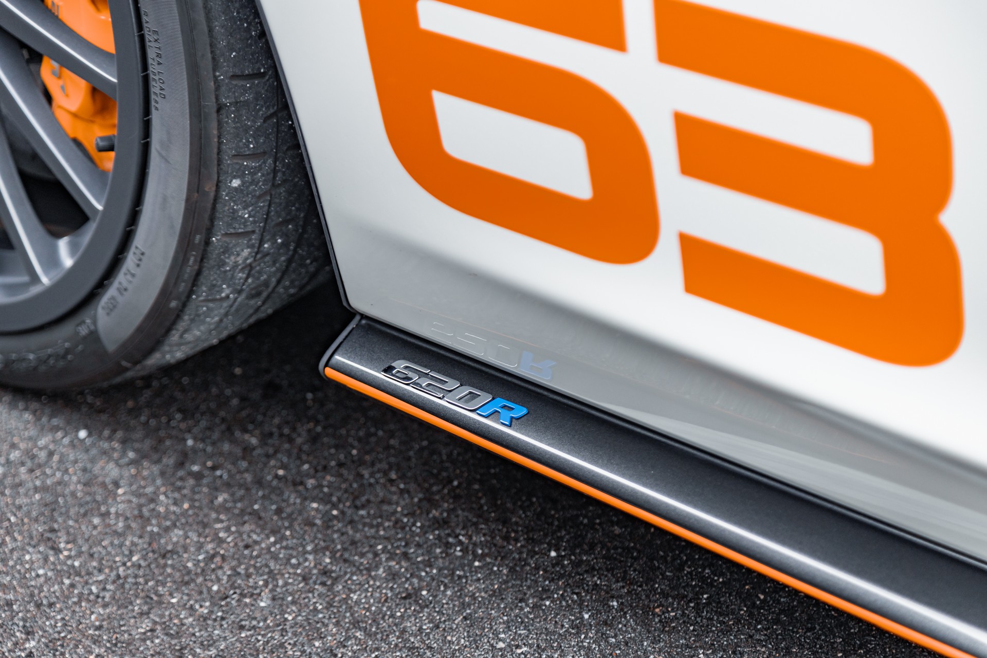 McLAREN 620R 1of225-image-21