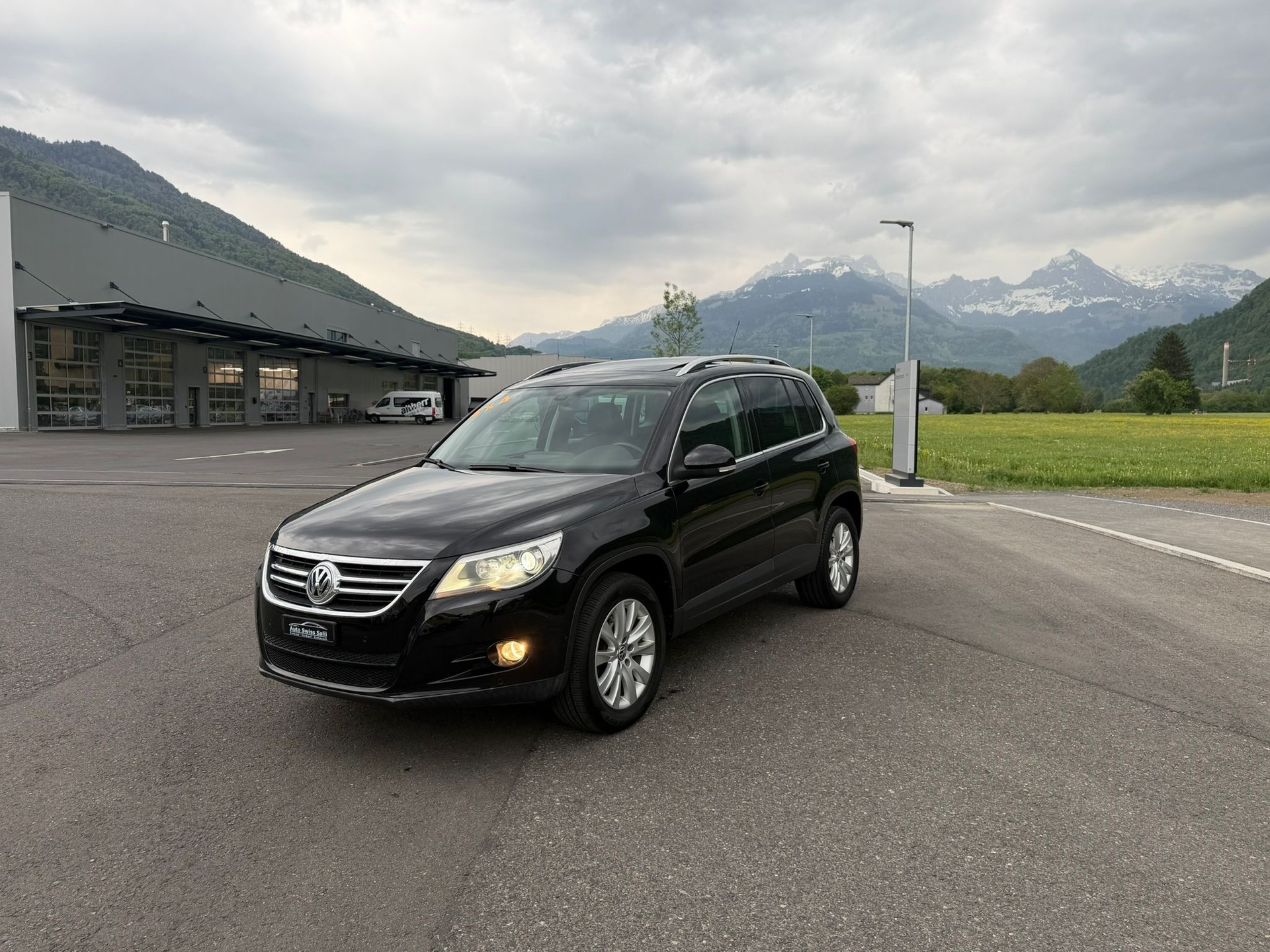VW Tiguan 2.0 TSI Sport&Style Tiptronic-image-5