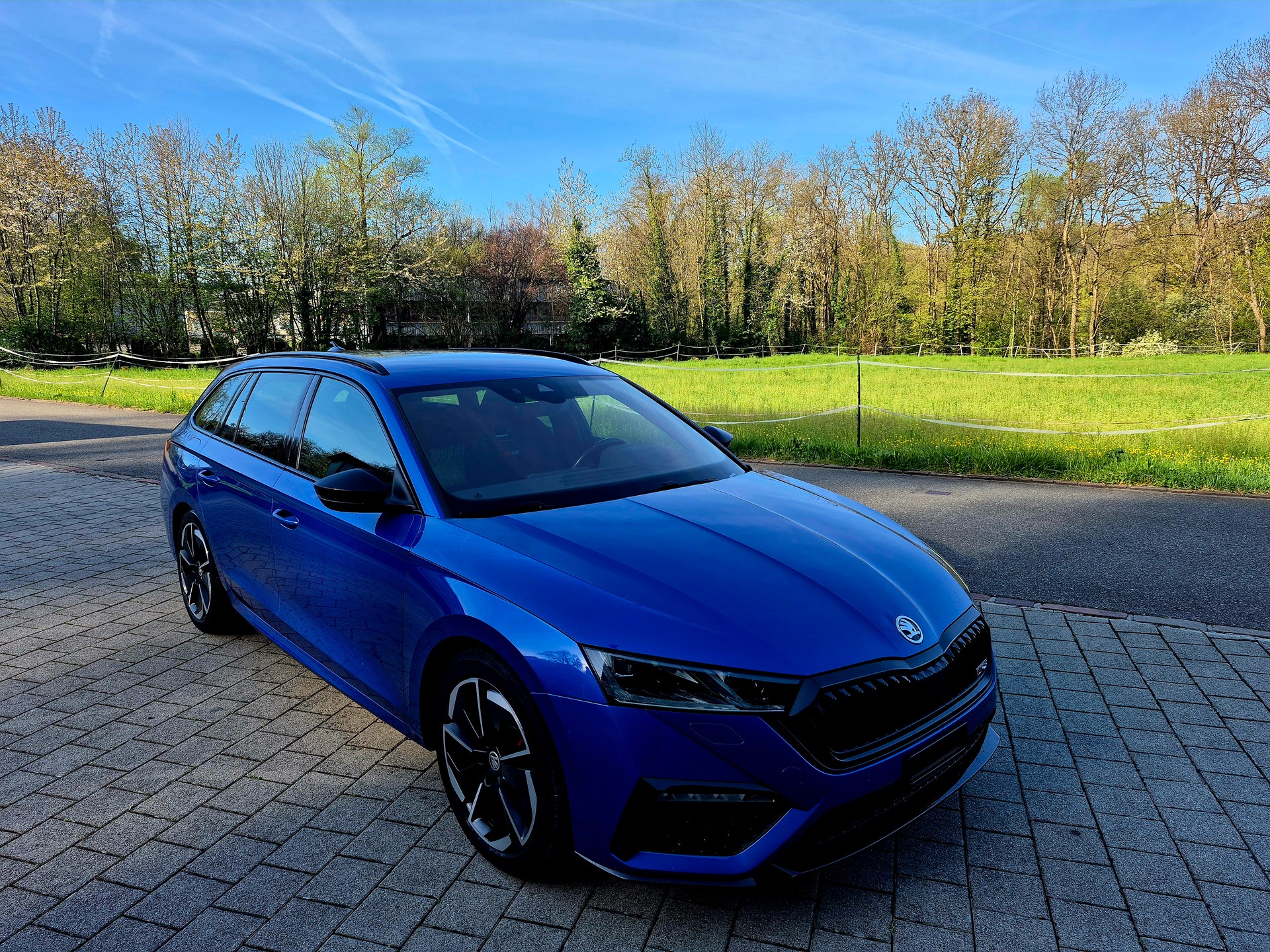 SKODA Octavia Combi 2.0 TDI DSG RS 4x4-image-1