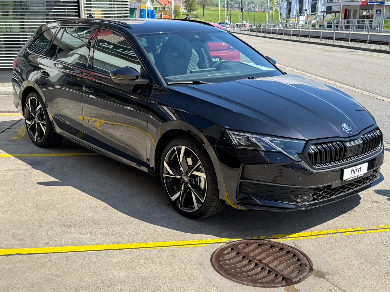 SKODA Octavia Combi 1.5 TSI SportLine DSG-image-1