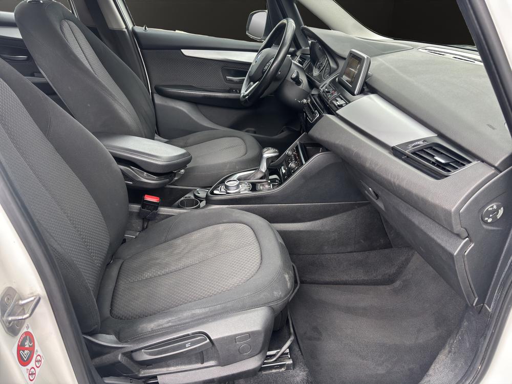 BMW 218d Gran Tourer-image-9