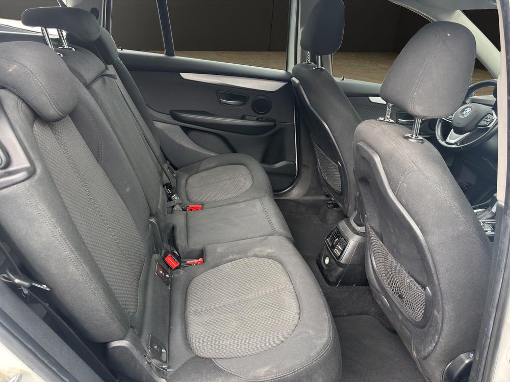 BMW 218d Gran Tourer-image-10
