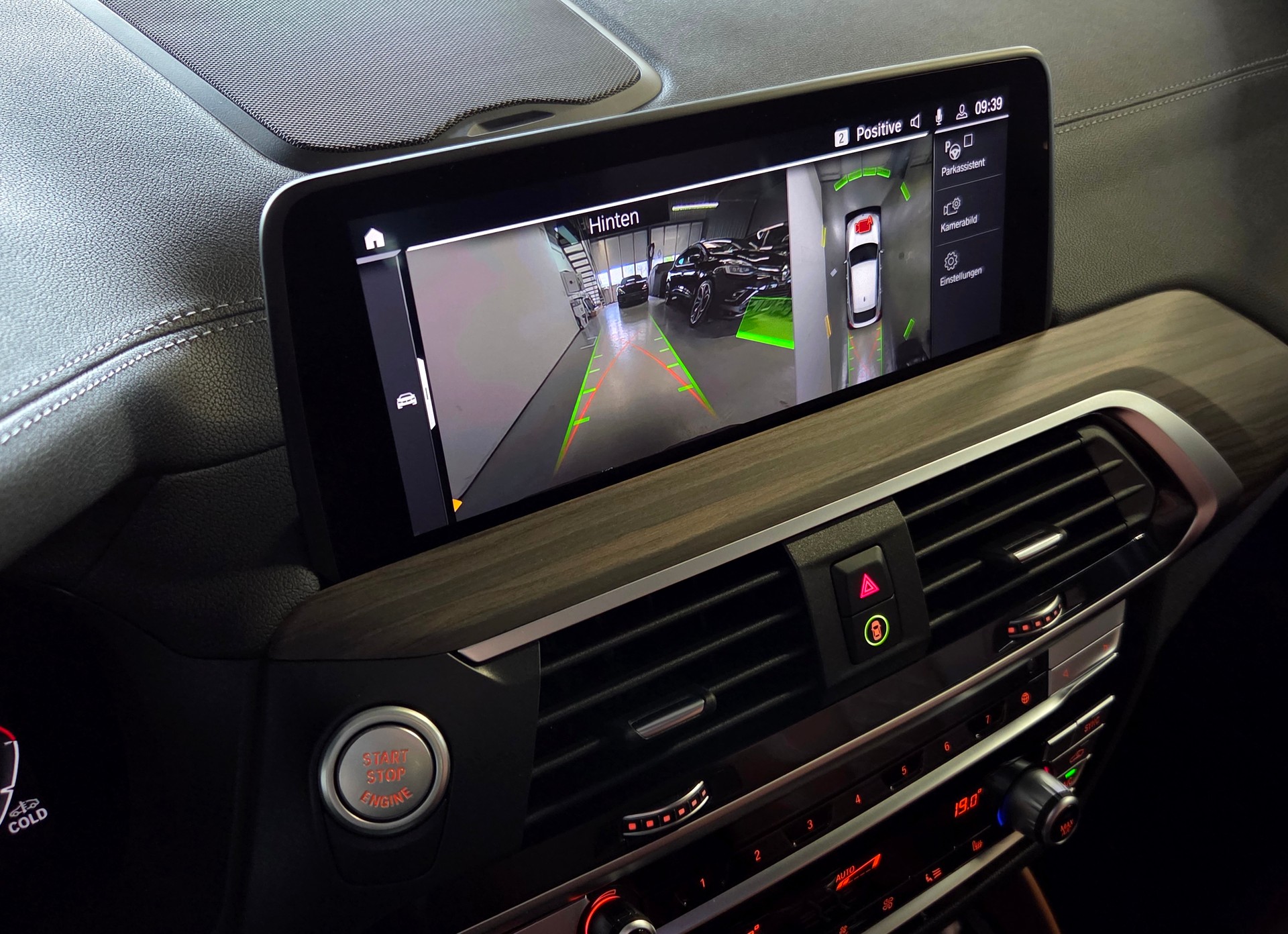 BMW X4 M40d-image-6