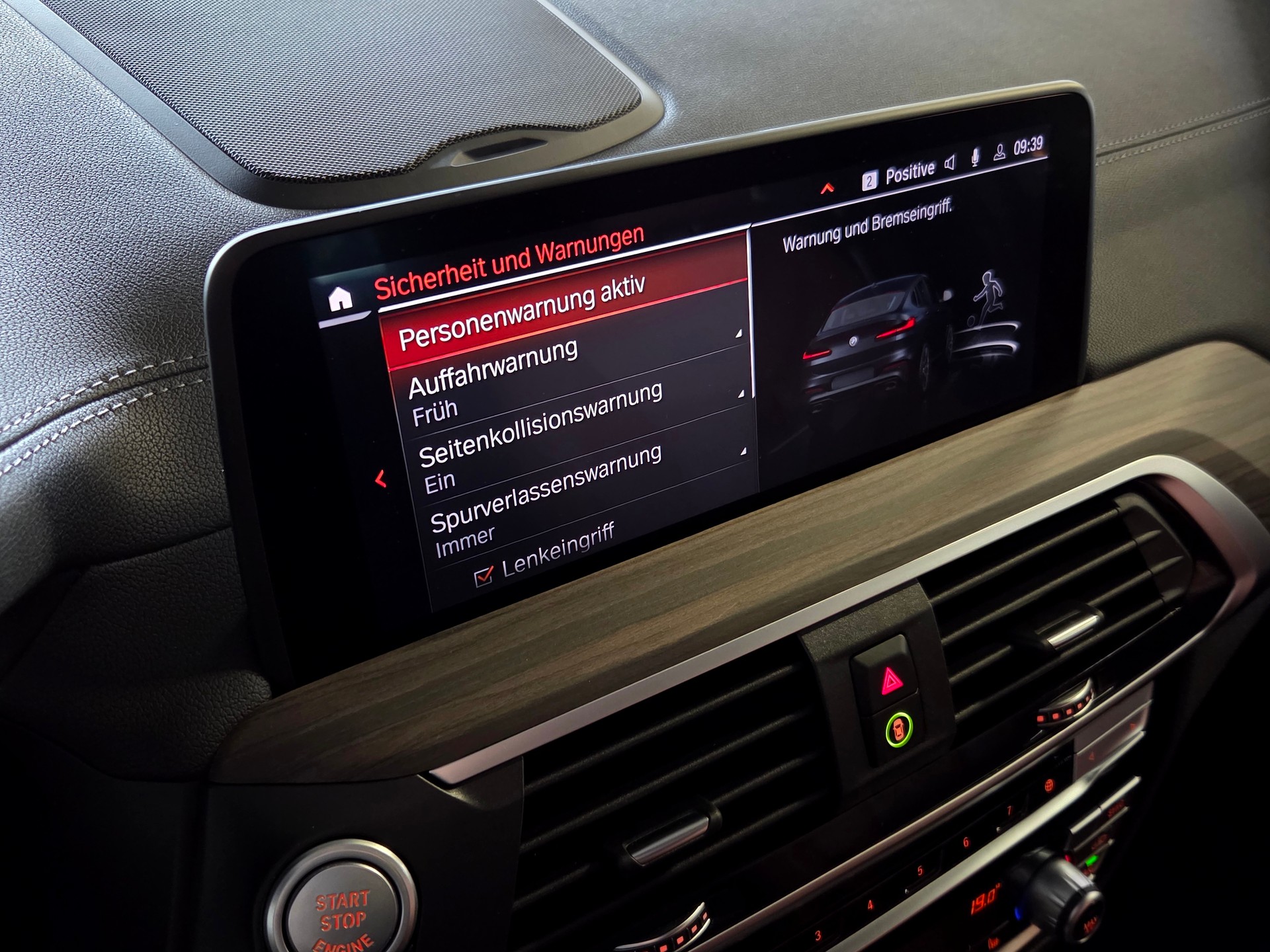 BMW X4 M40d-image-24