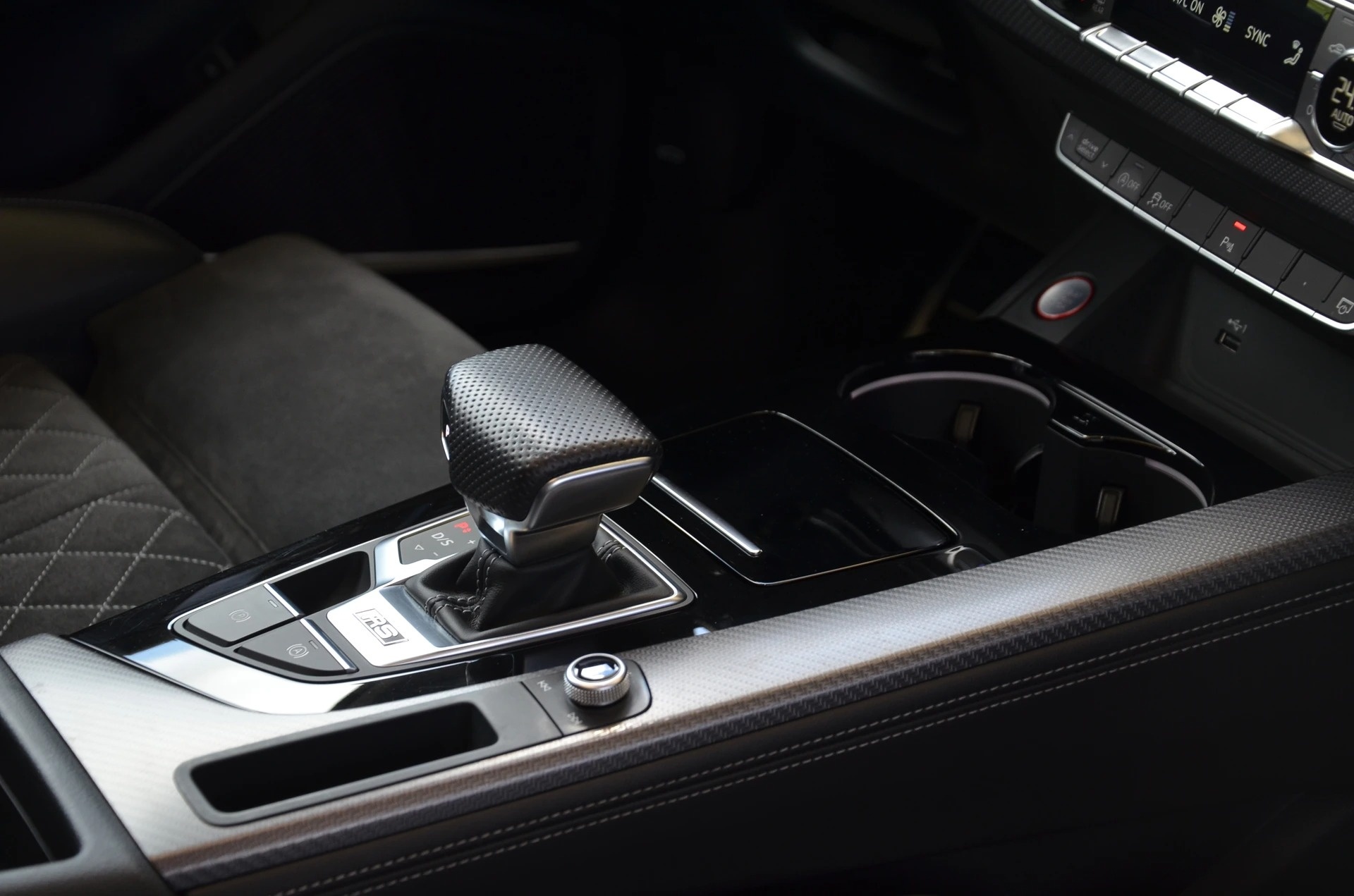 AUDI RS4 Avant quattro tiptronic*Frisch ab MFK,1 Jahr oder 20000km Garantie*-image-12