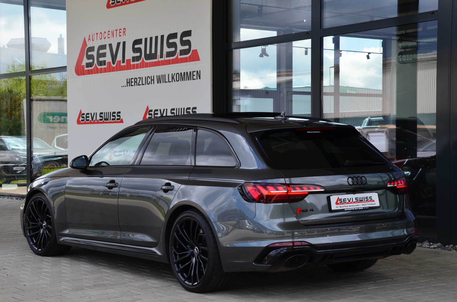 AUDI RS4 Avant quattro tiptronic*Frisch ab MFK,1 Jahr oder 20000km Garantie*-image-5