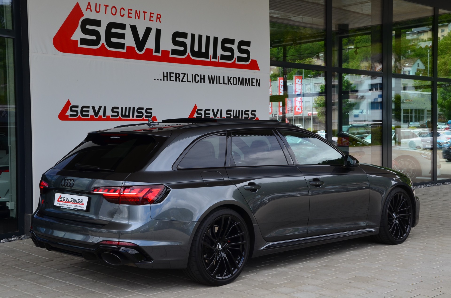 AUDI RS4 Avant quattro tiptronic*Frisch ab MFK,1 Jahr oder 20000km Garantie*-image-4