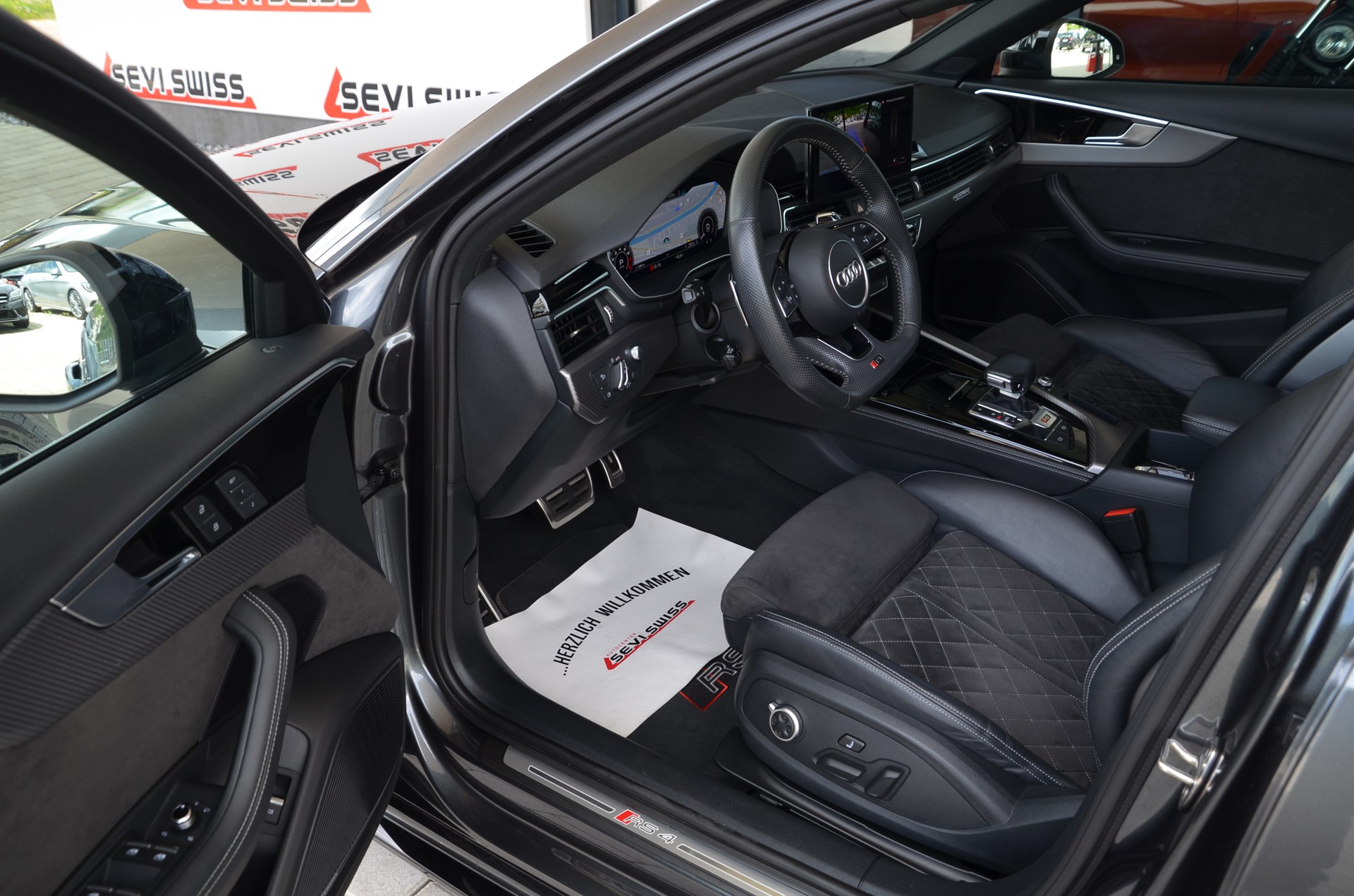 AUDI RS4 Avant quattro tiptronic*Frisch ab MFK,1 Jahr oder 20000km Garantie*-image-8