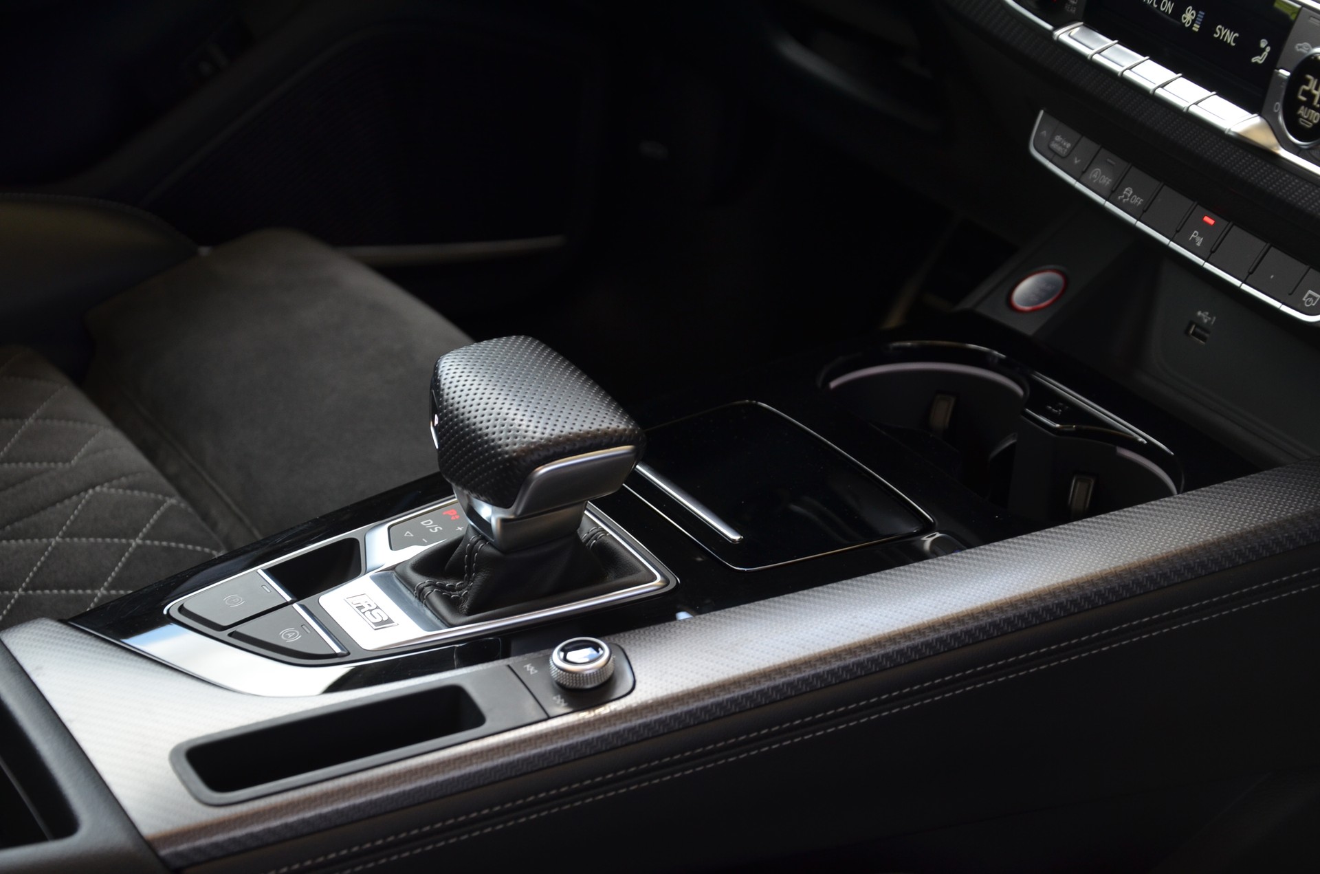 AUDI RS4 Avant quattro tiptronic*Frisch ab MFK,1 Jahr oder 20000km Garantie*-image-13
